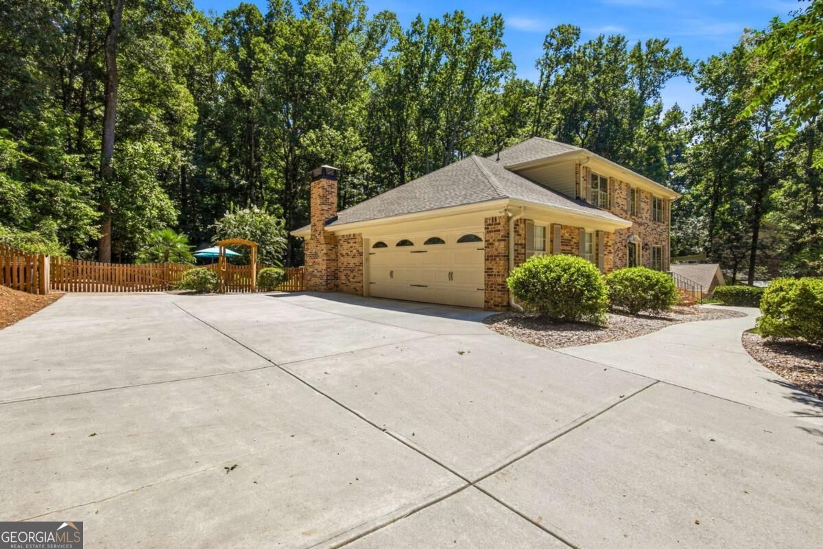 330 Waverly Hall Drive Property Photo 11