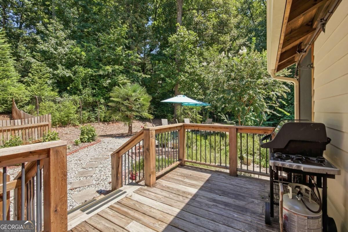 330 Waverly Hall Drive Property Photo 41
