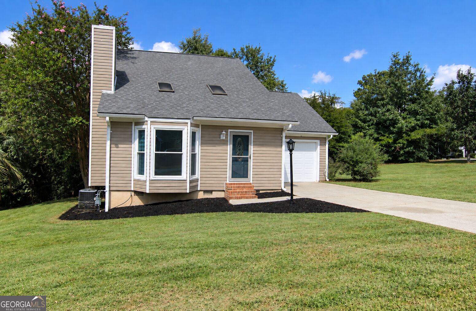 515 Shadow Moss Drive Property Photo 2