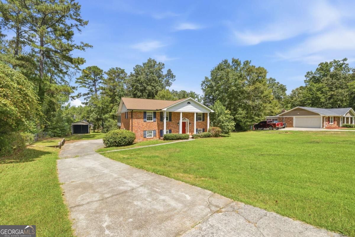 1920 Long Ridge Drive Property Photo 2