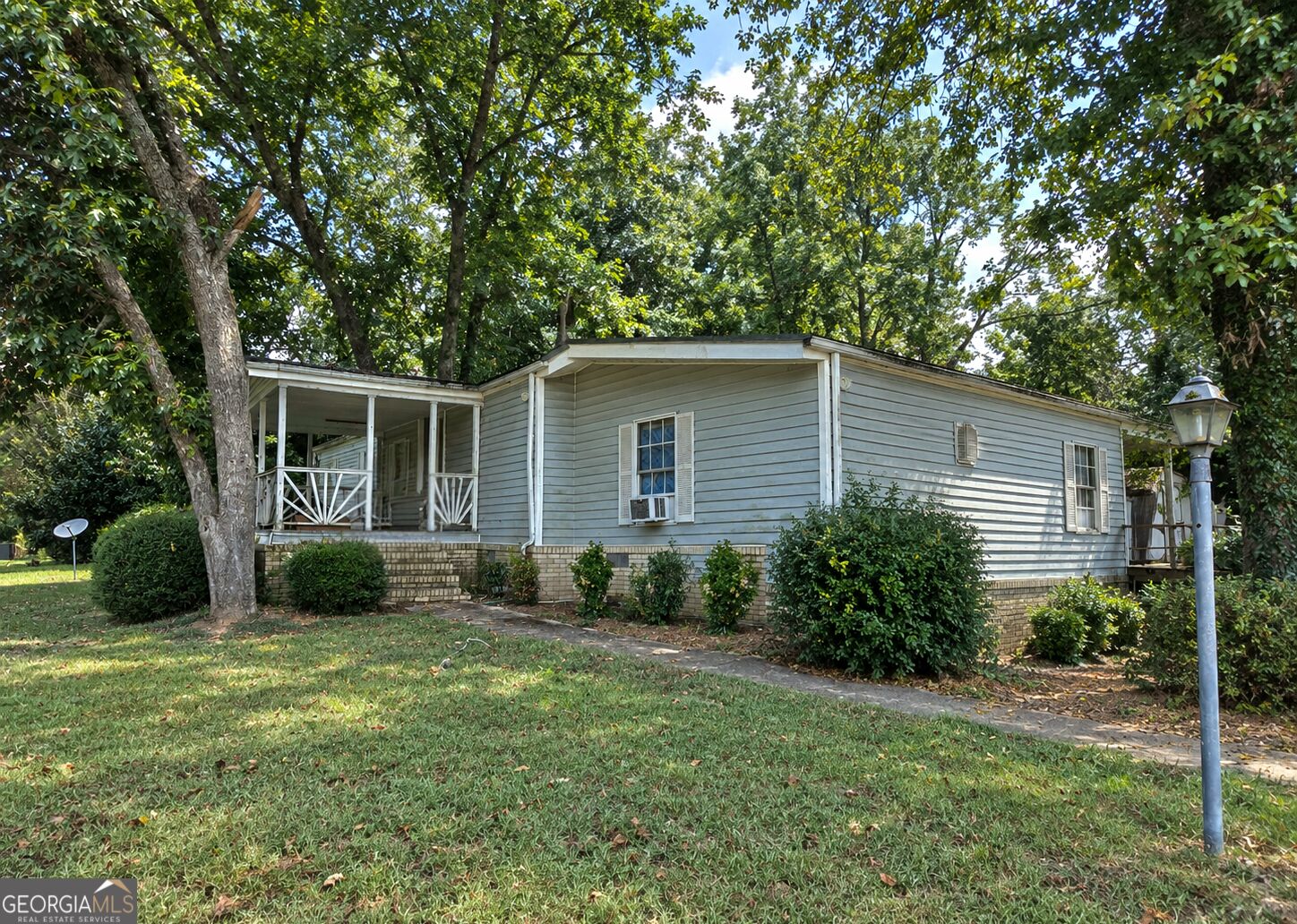810 Steele Drive Property Photo 2