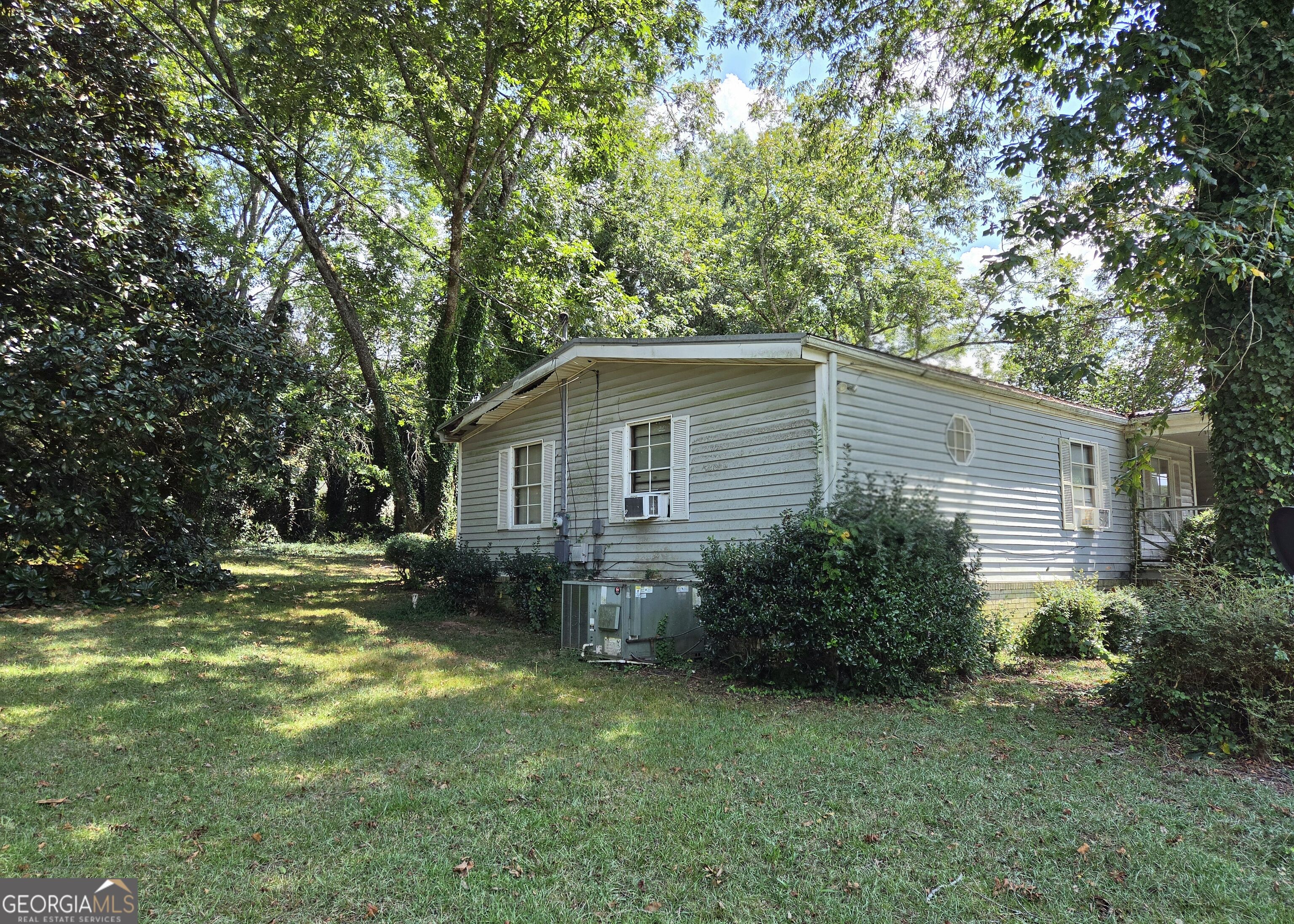 810 Steele Drive Property Photo 3