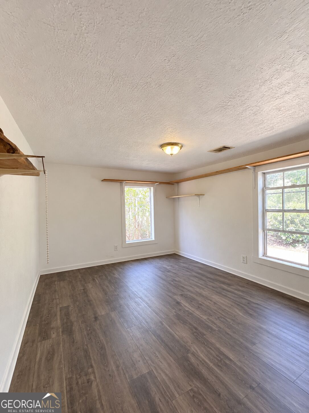 2392 Hancock Drive Property Photo 6