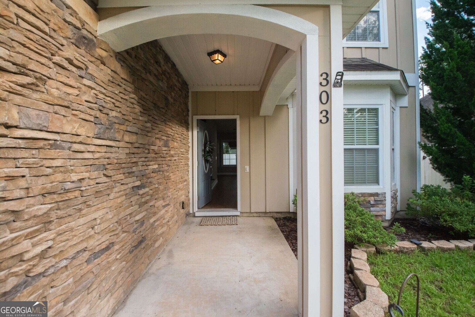 303 Overlook Bend Property Photo 4