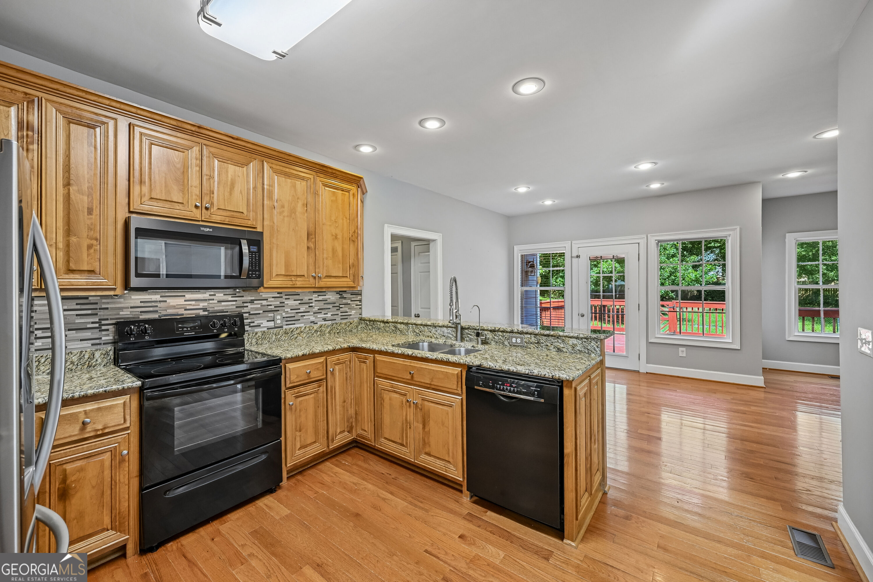 116 Savannah Street Se Property Photo 6