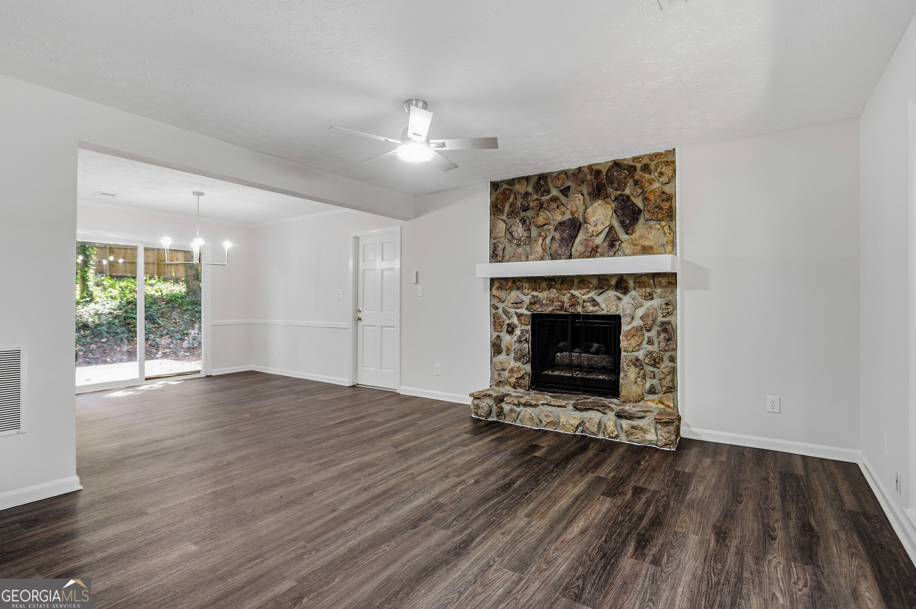 485 Barrington Loop Property Photo 4