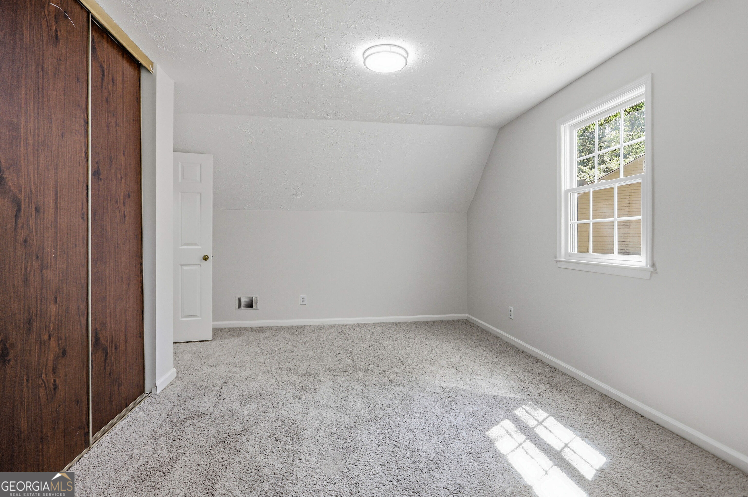 485 Barrington Loop Property Photo 17