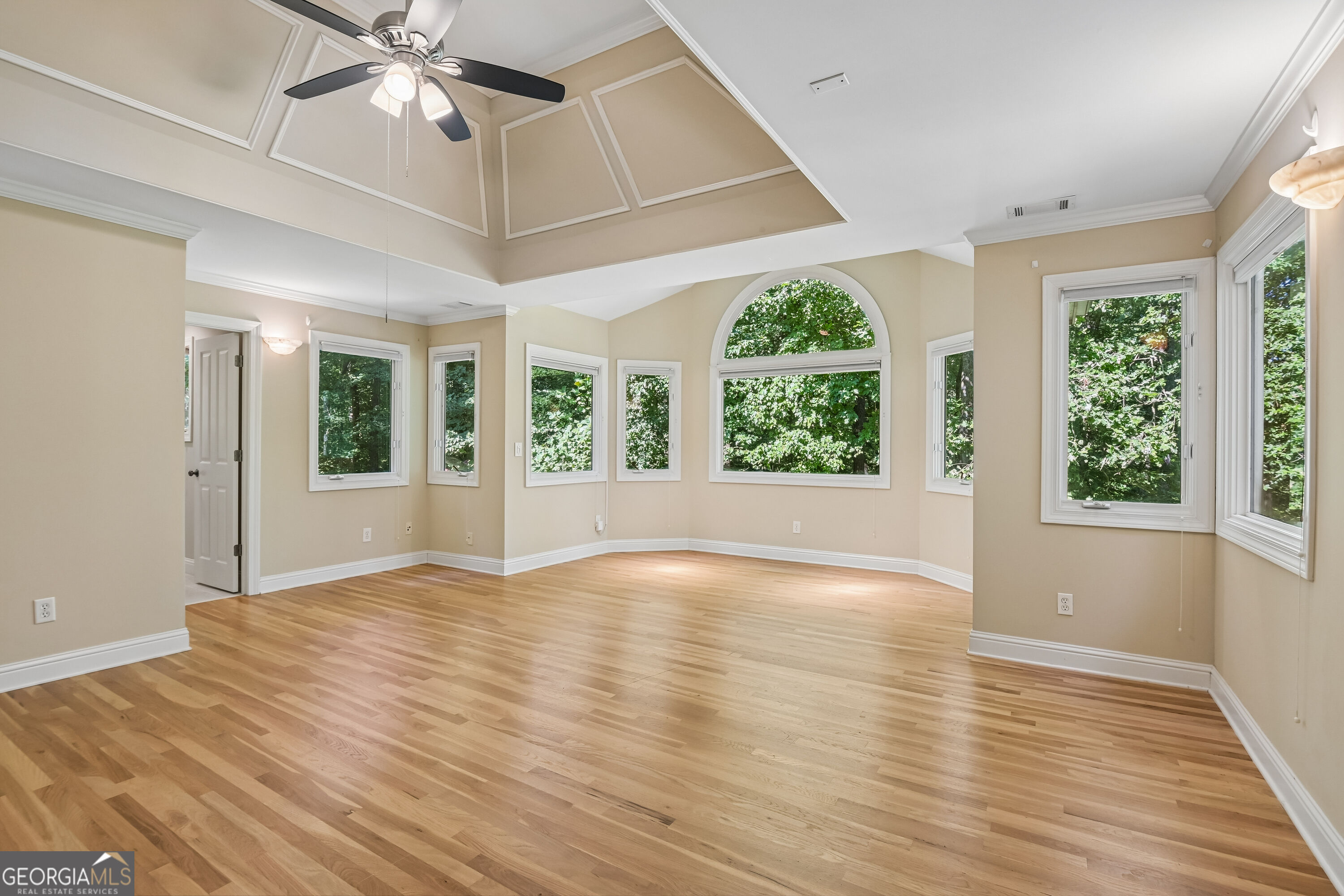 720 Barberry Drive Property Photo 4