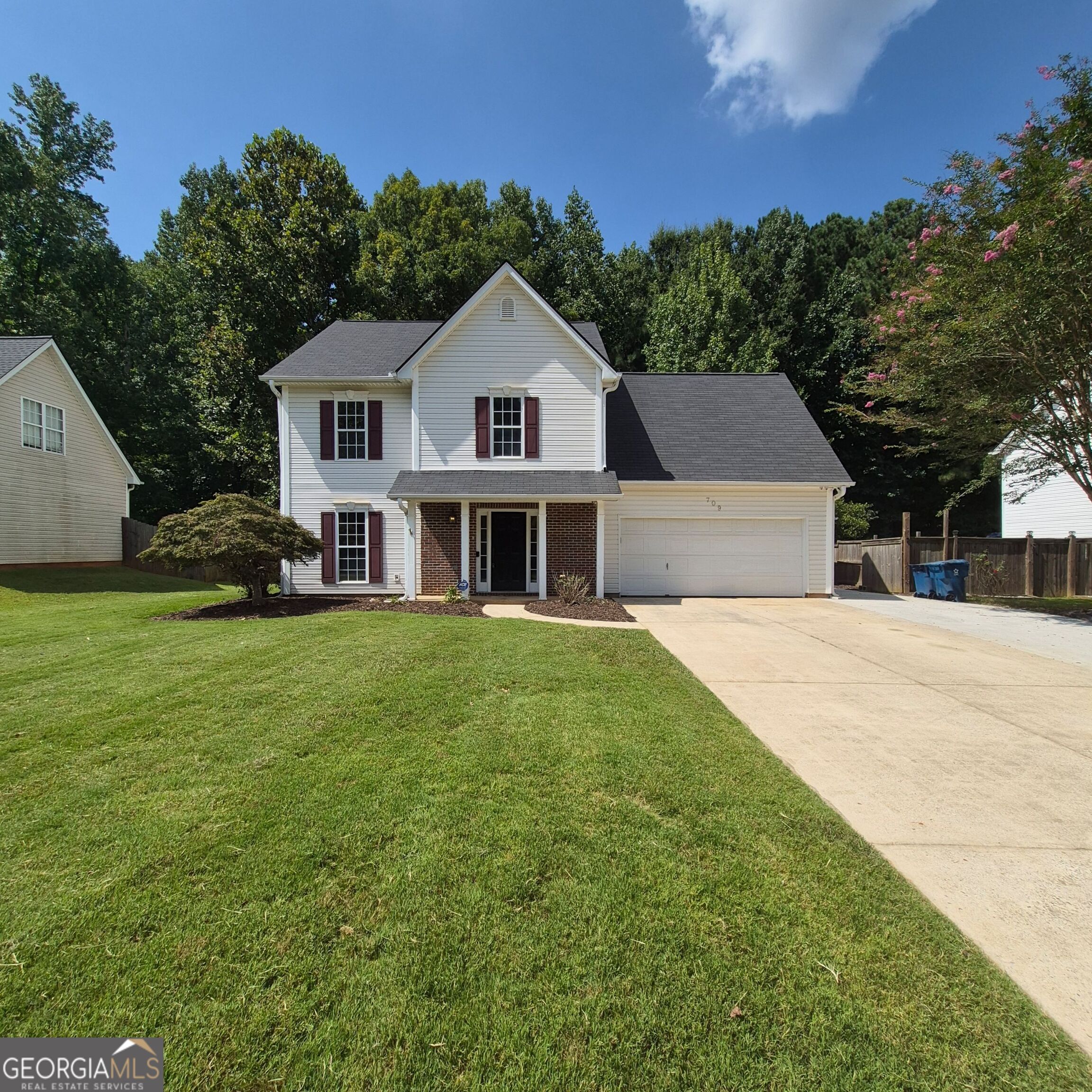 709 Sunny Field Lane Property Photo 1