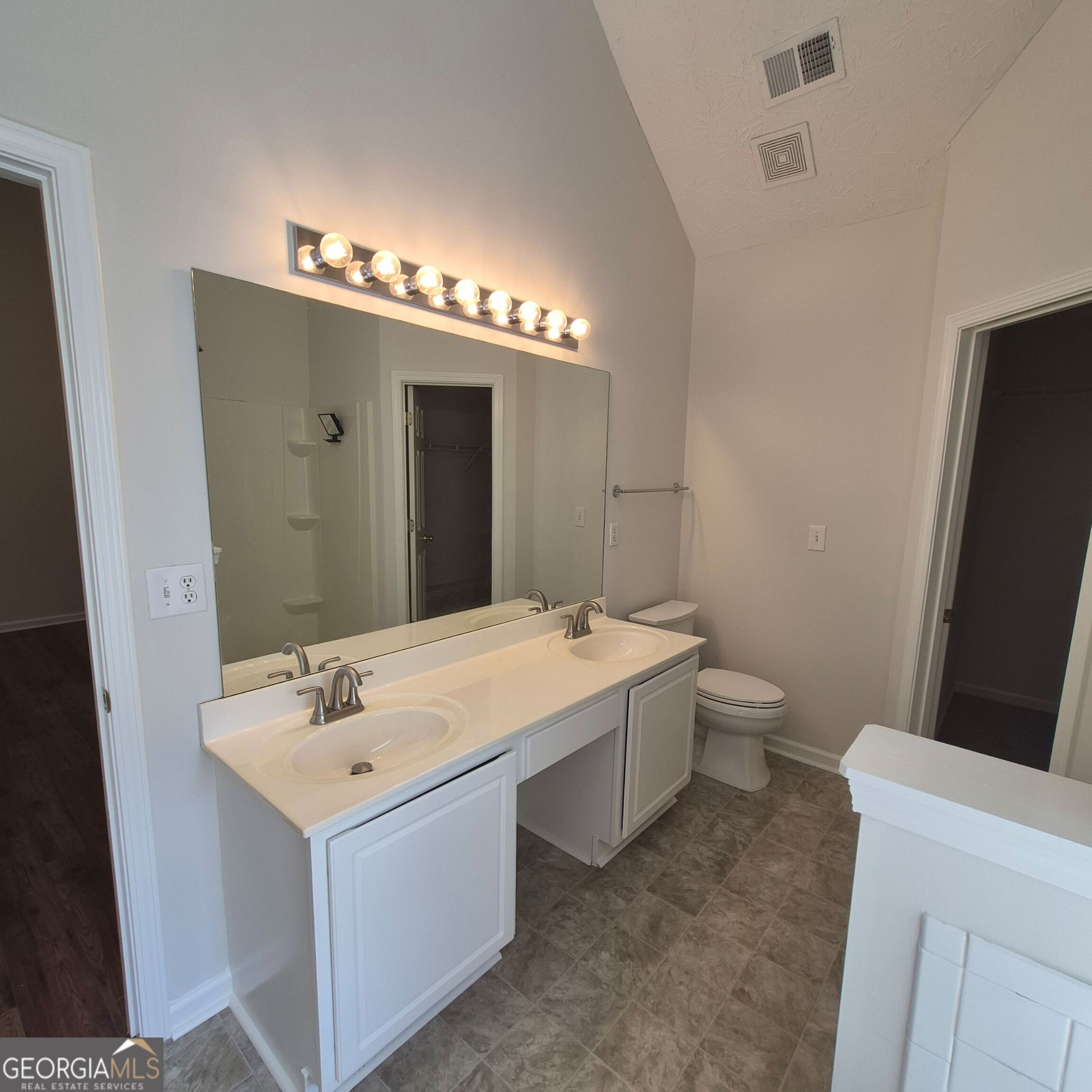 709 Sunny Field Lane Property Photo 15