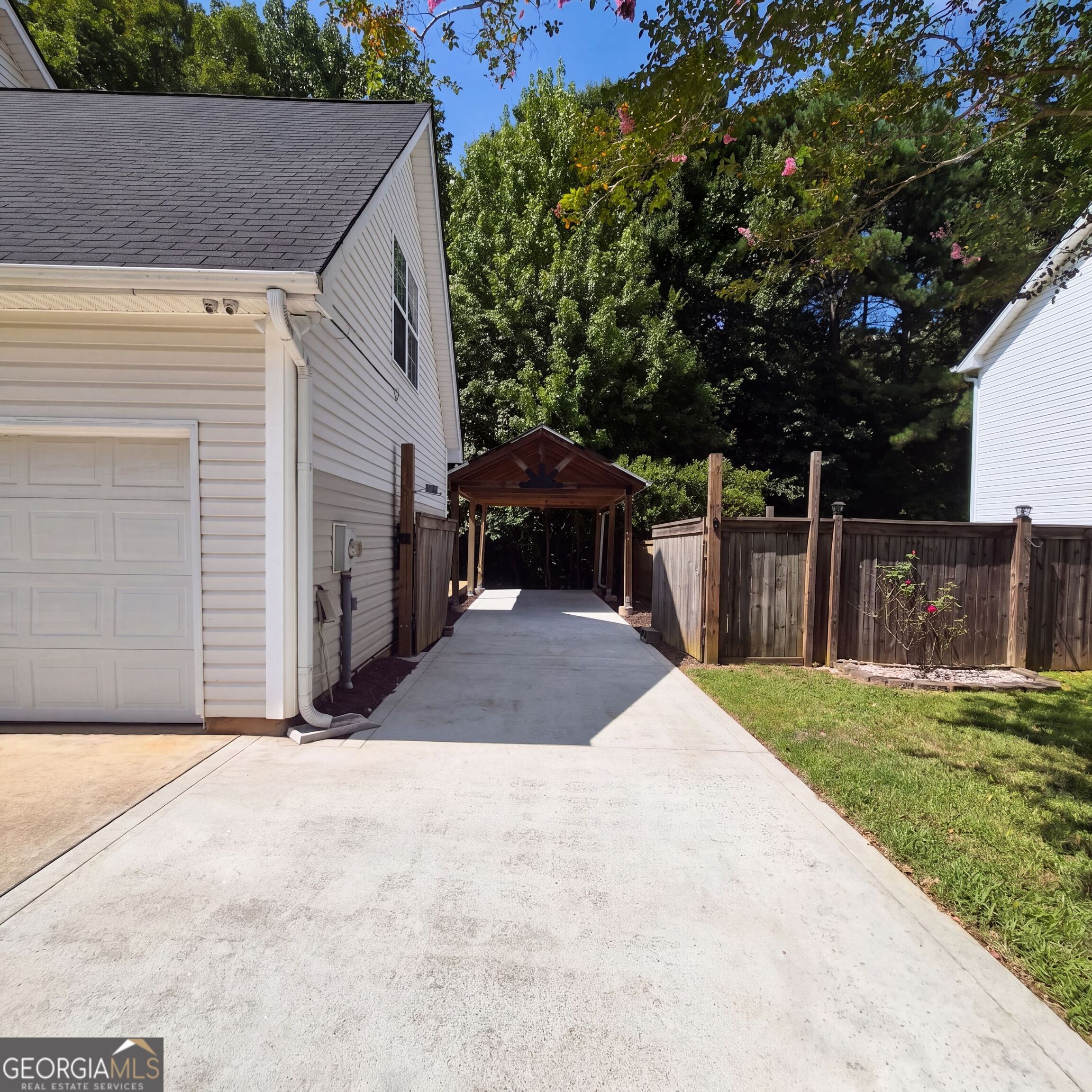709 Sunny Field Lane Property Photo 26