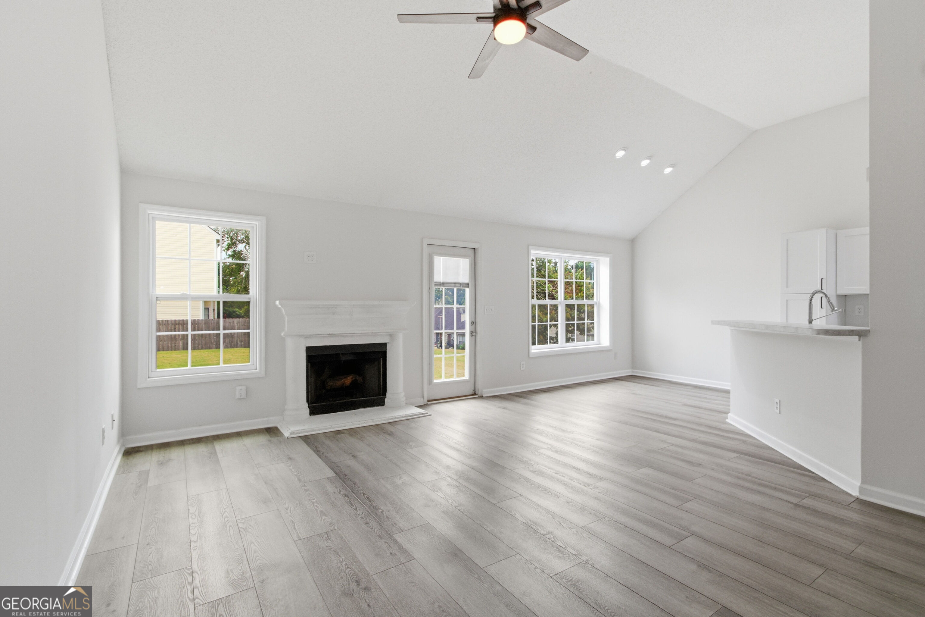 3708 Walnut Creek Way Property Photo 3