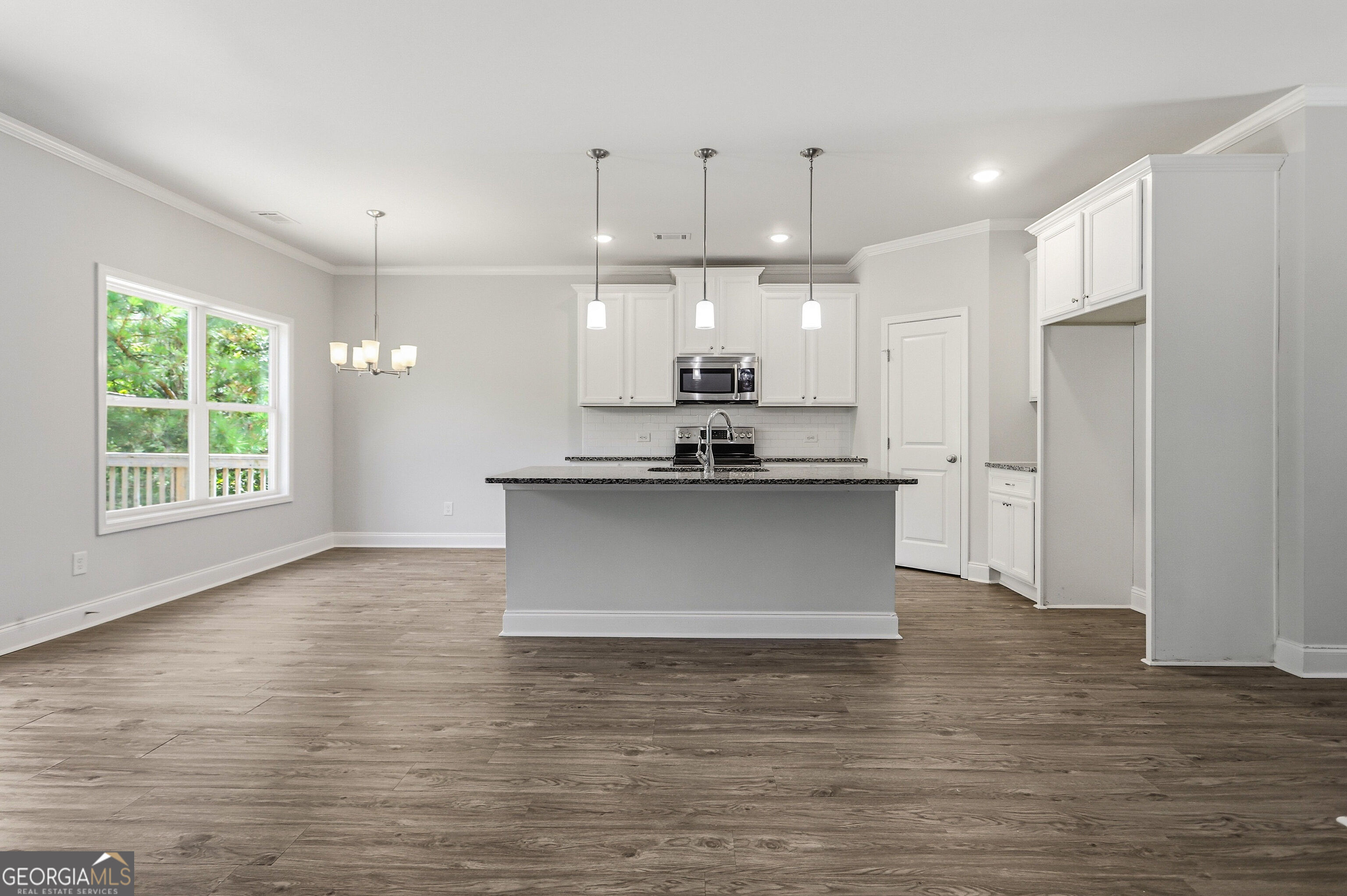 469 Flowing Trail Property Photo 9