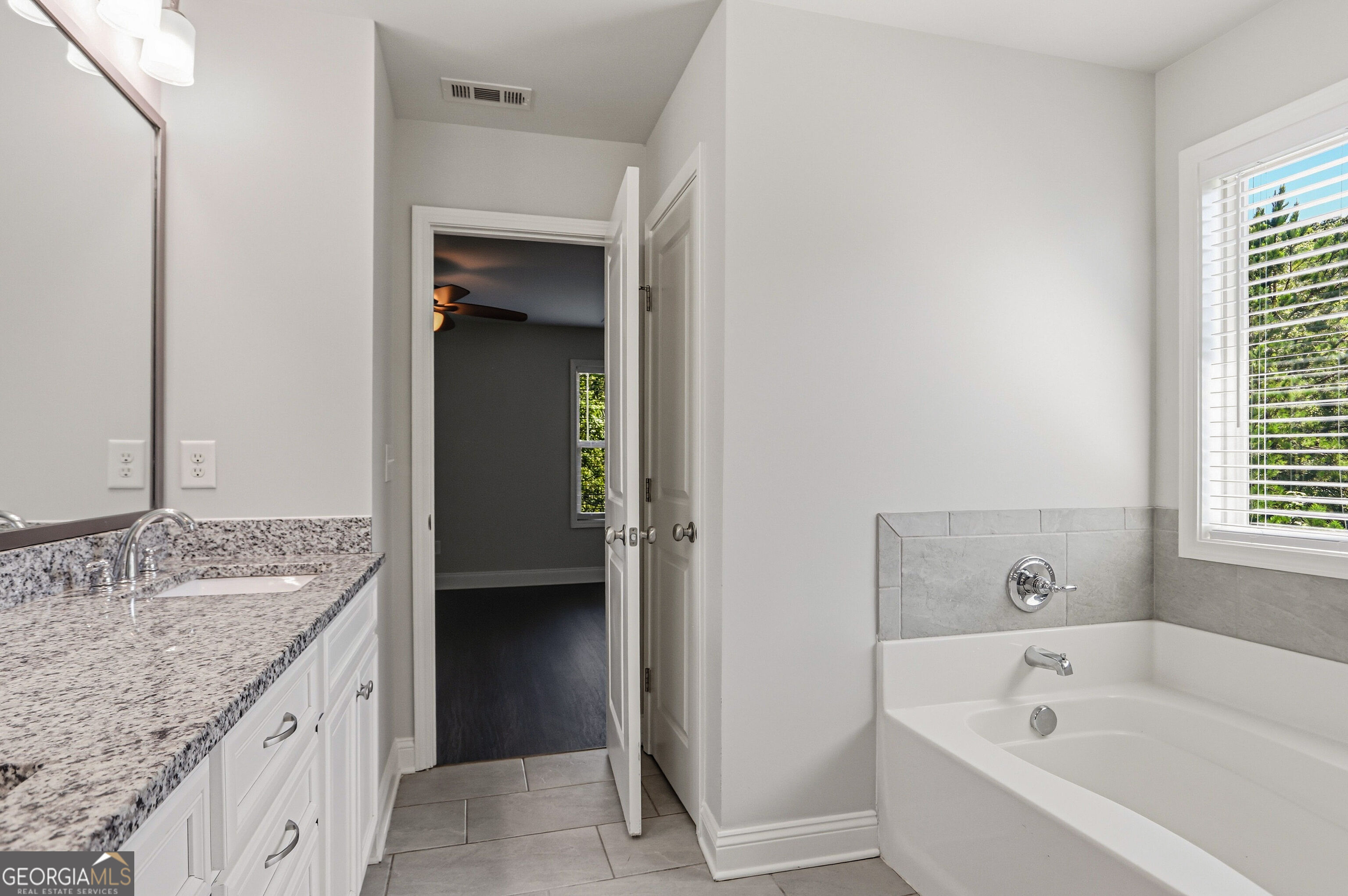 469 Flowing Trail Property Photo 27
