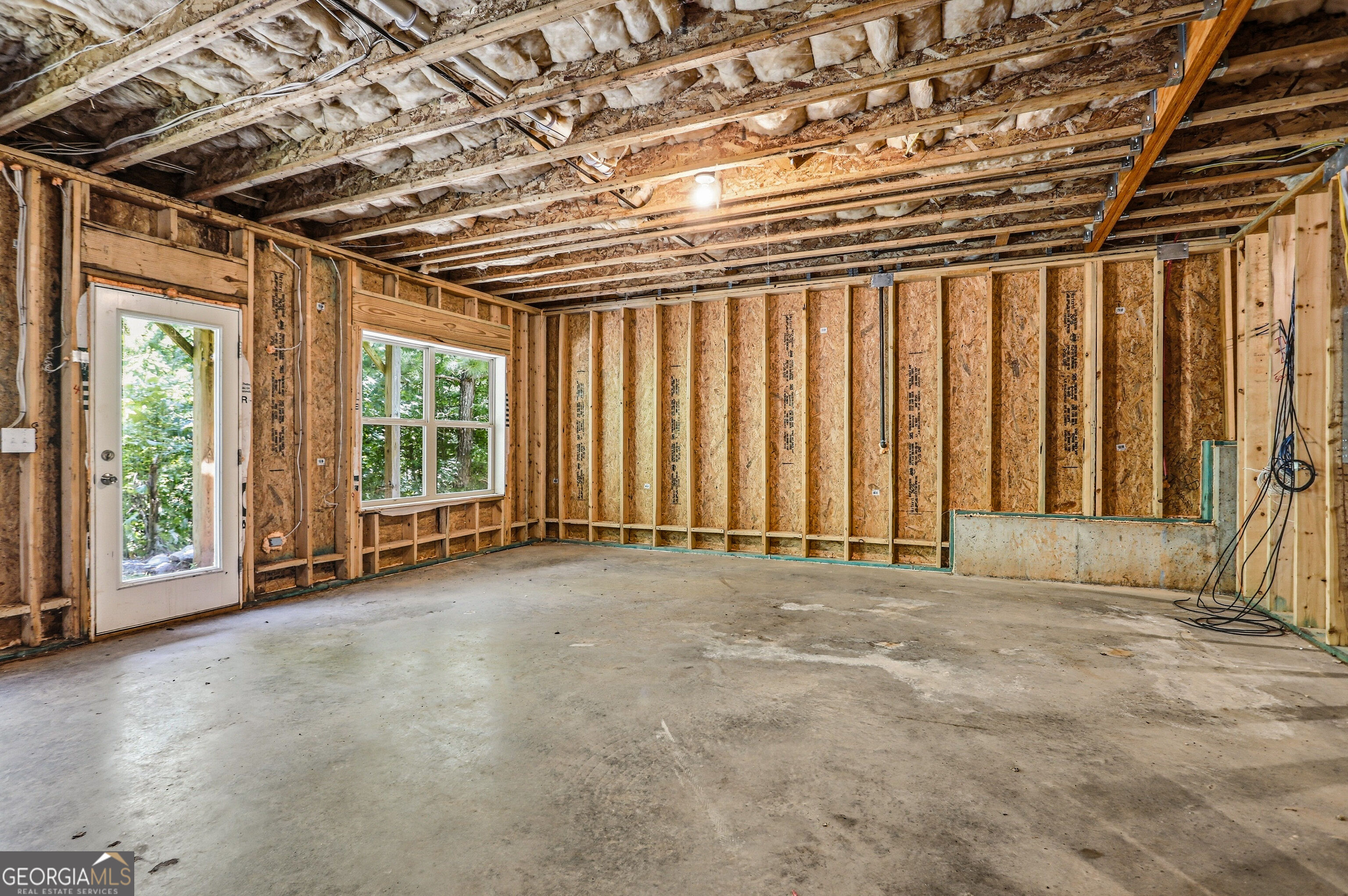 469 Flowing Trail Property Photo 33