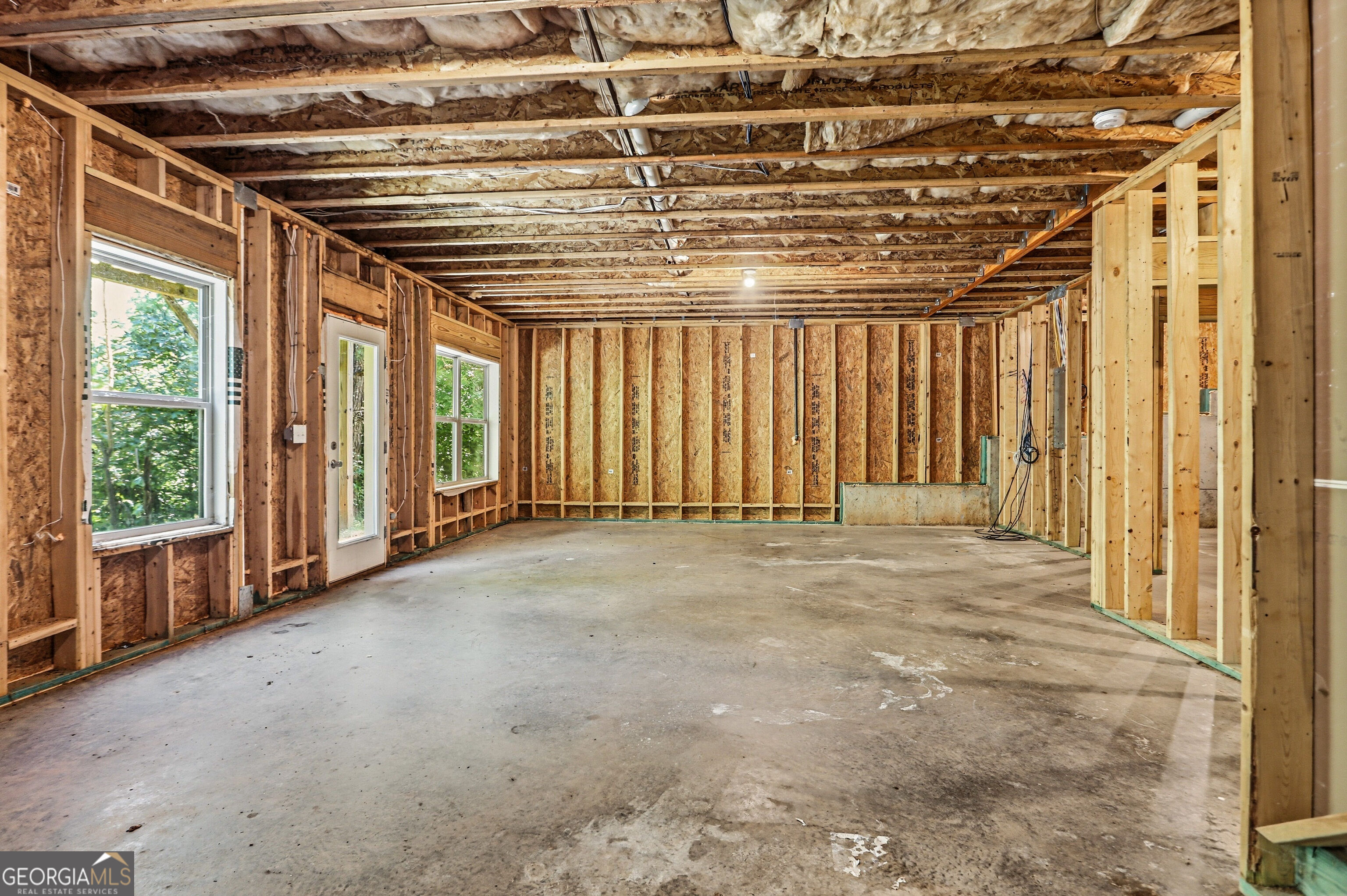 469 Flowing Trail Property Photo 34