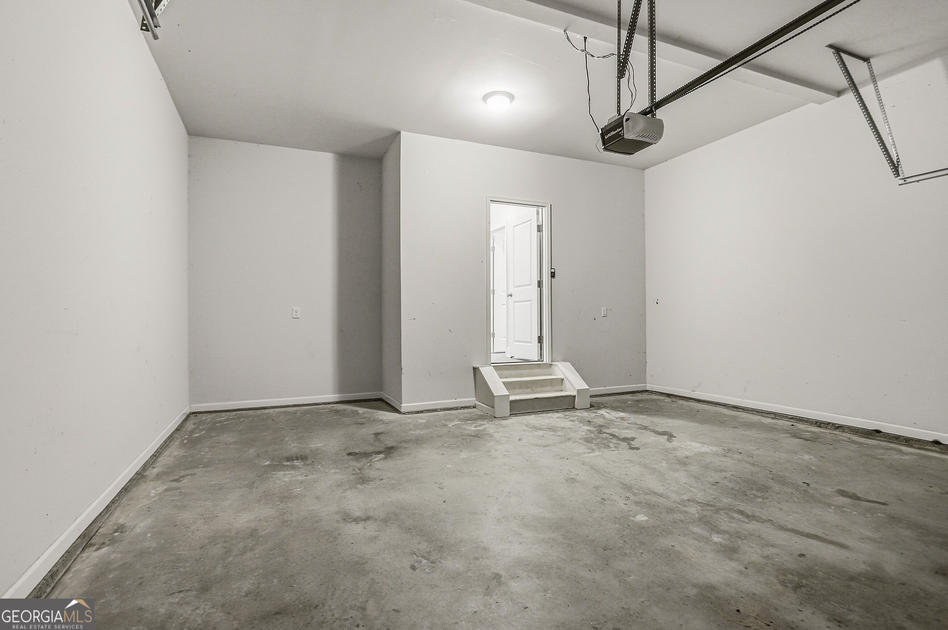 469 Flowing Trail Property Photo 40