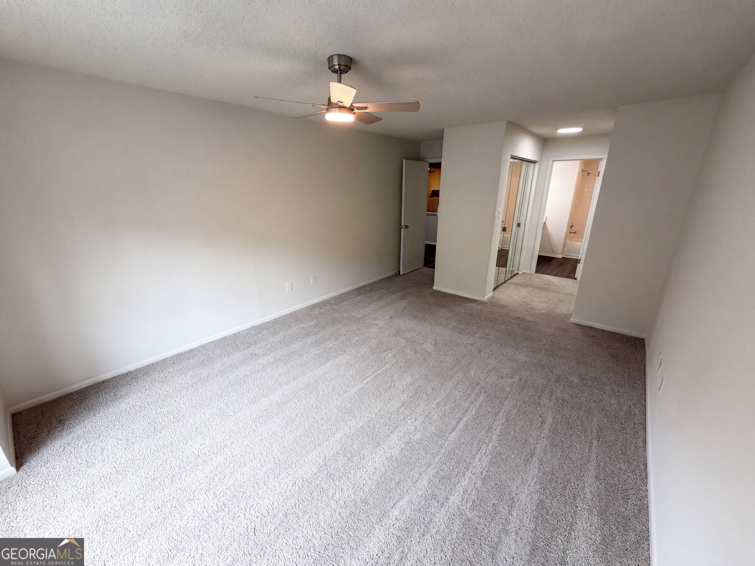 18 Springhedge Court Se Property Photo 3