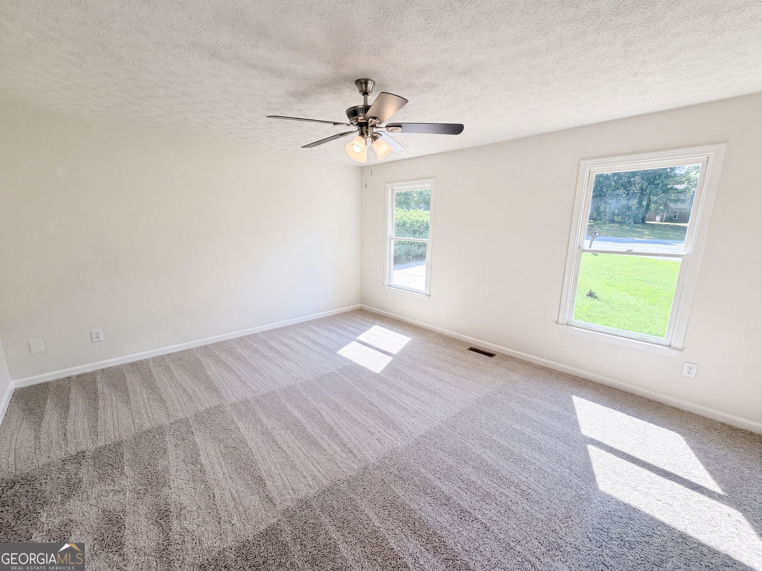806 Ruswood Road Property Photo 4