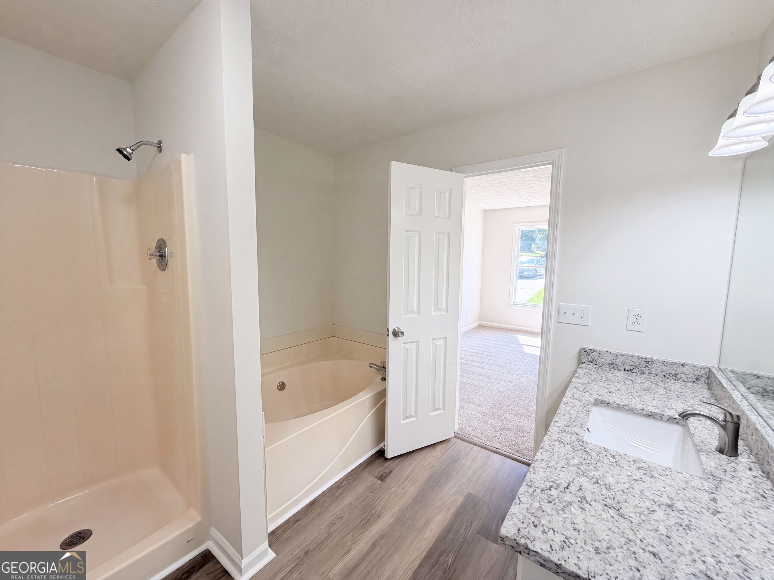 806 Ruswood Road Property Photo 14