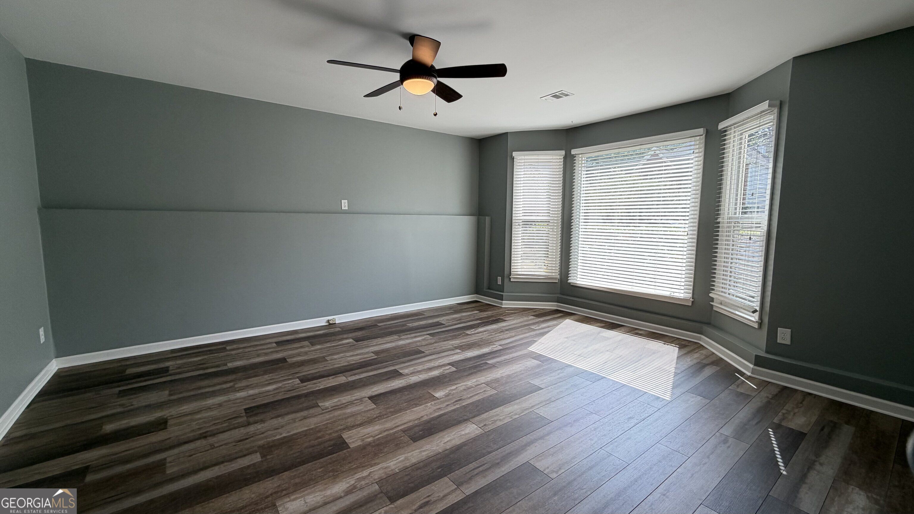 142 Clubhouse Drive Nw Property Photo 4