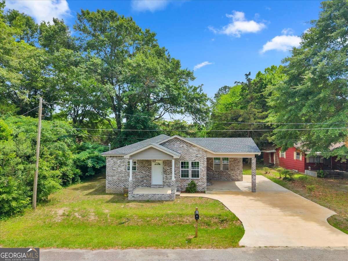 104 Robinson Street Property Photo 1