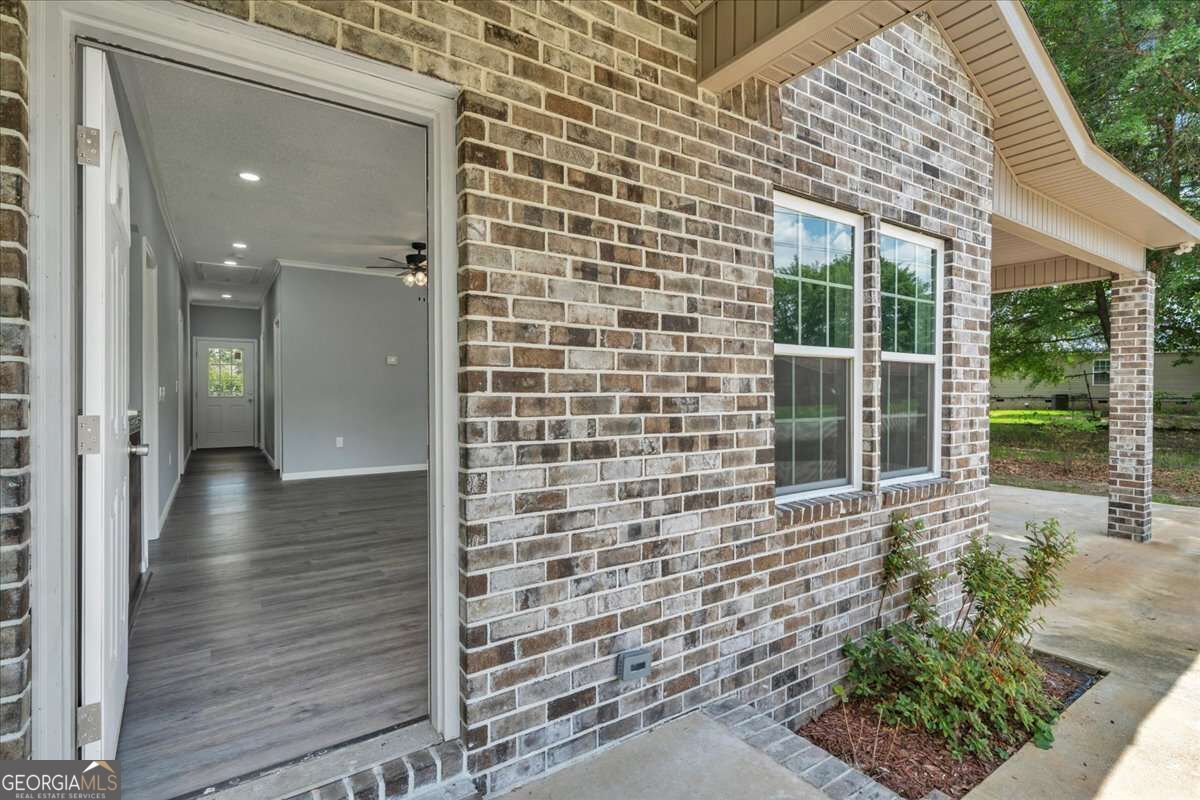 104 Robinson Street Property Photo 3