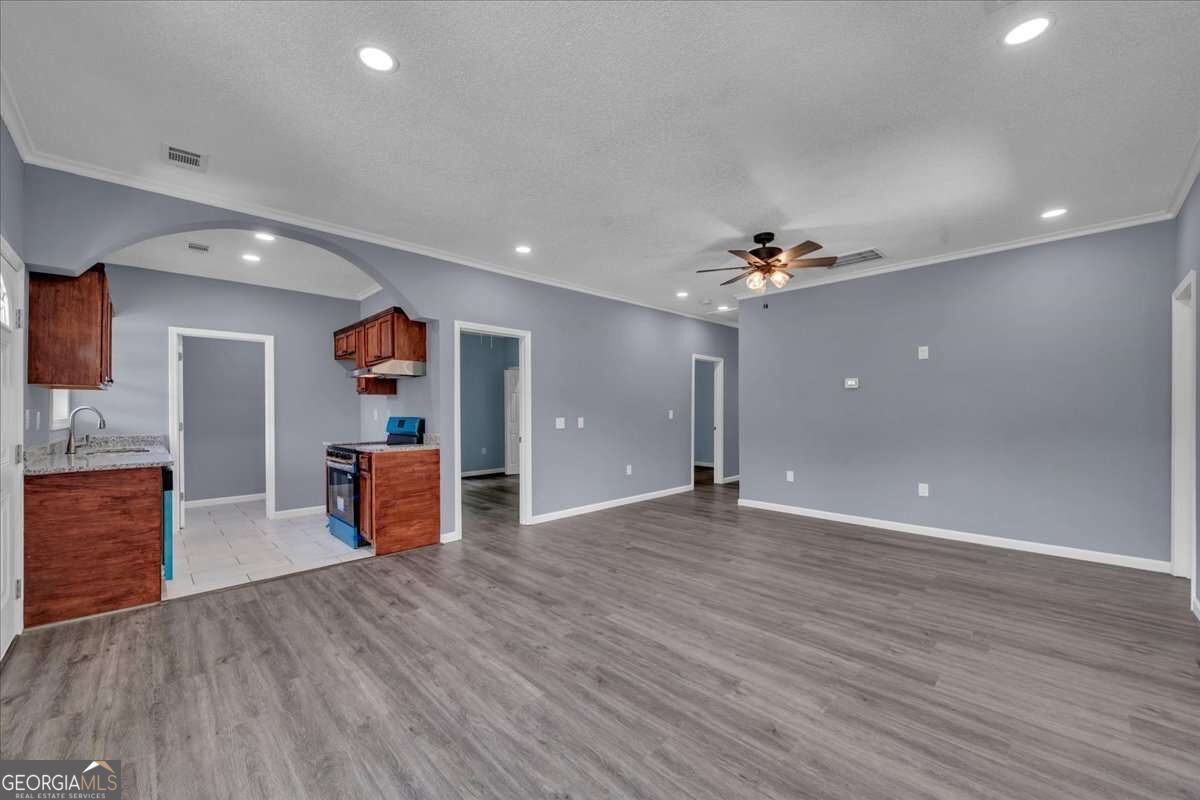 104 Robinson Street Property Photo 5