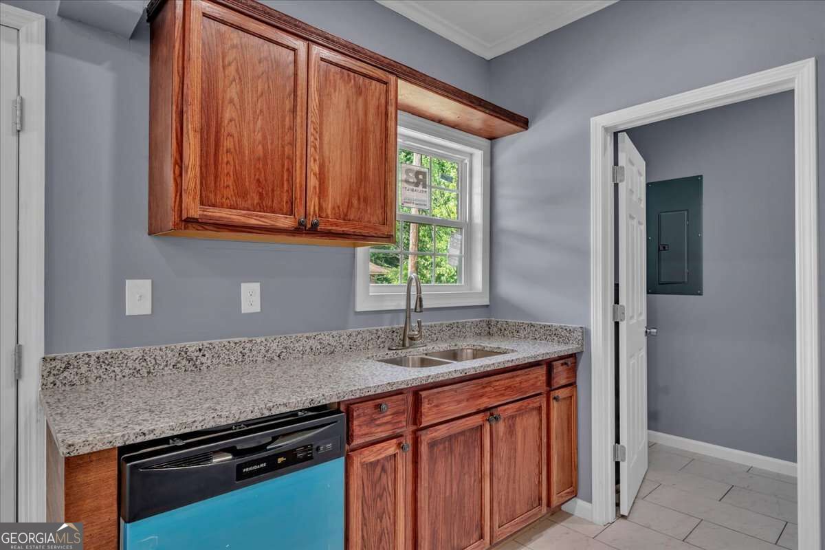 104 Robinson Street Property Photo 10