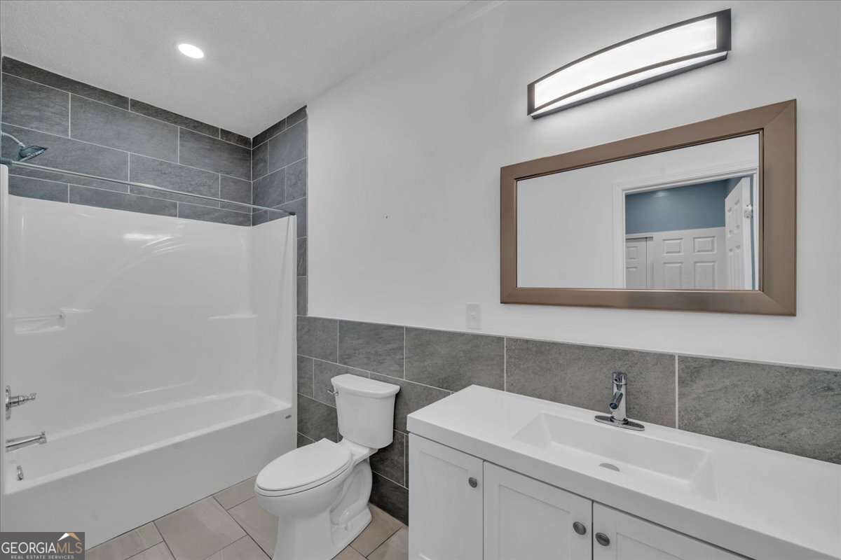 104 Robinson Street Property Photo 17