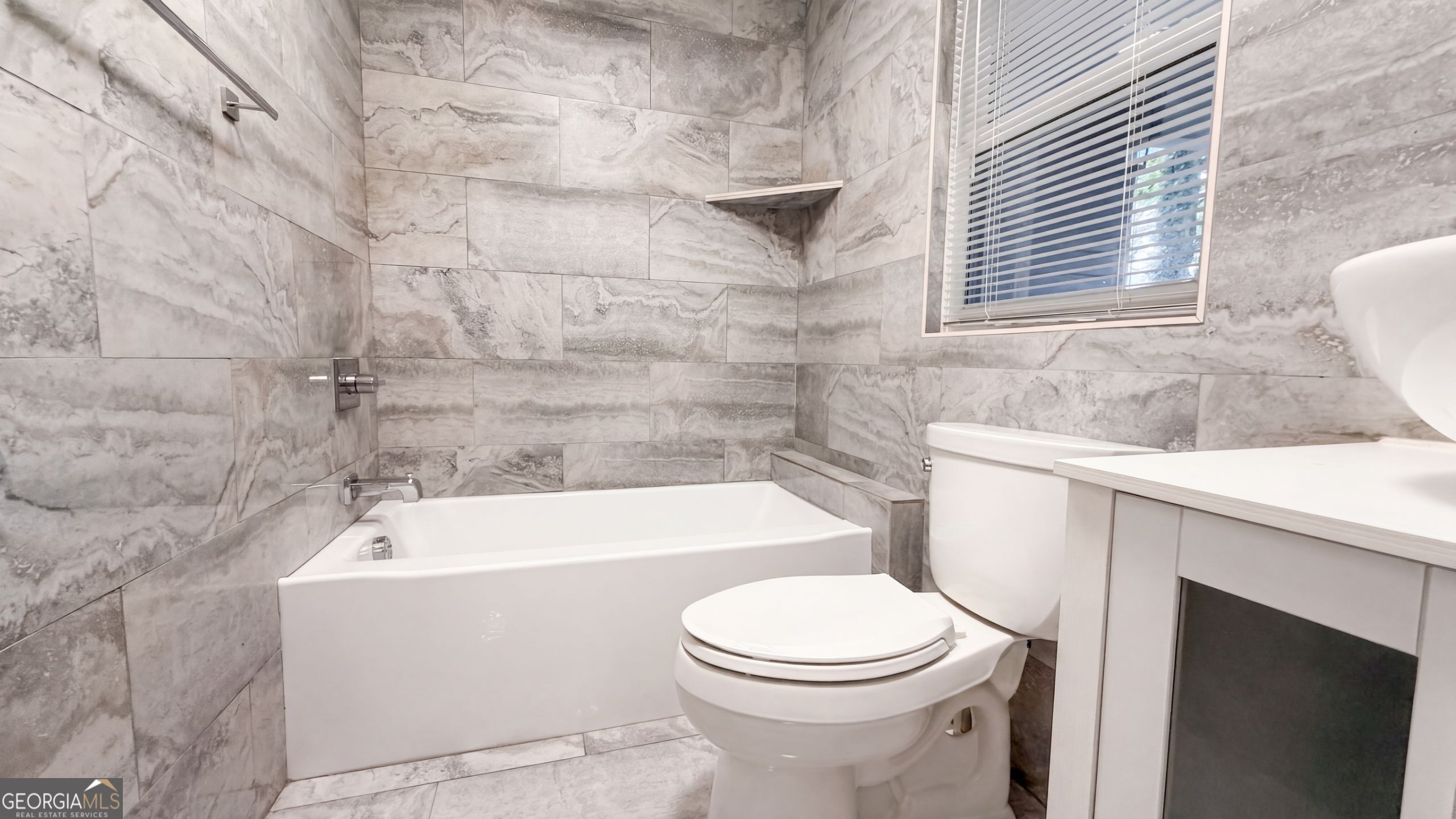 1411 Fulton Avenue Property Photo 8