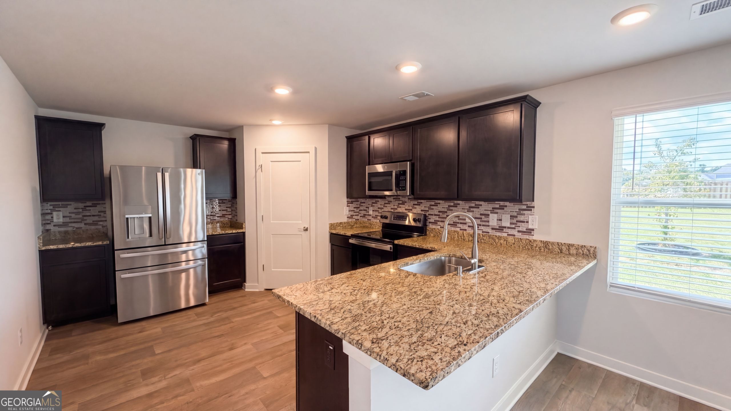 800 Maduro Way Property Photo 2