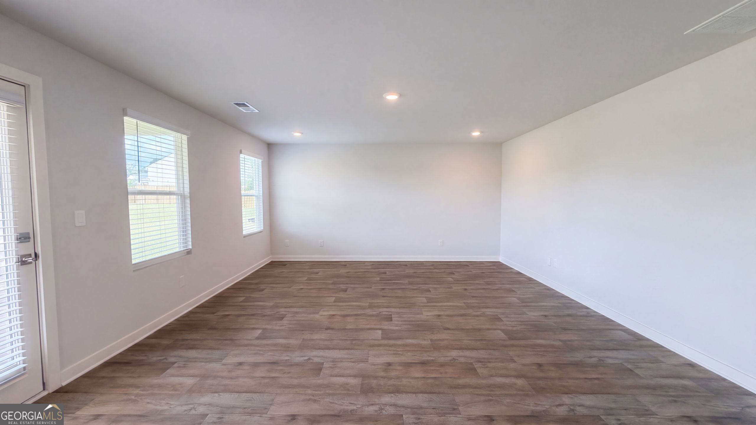 800 Maduro Way Property Photo 3