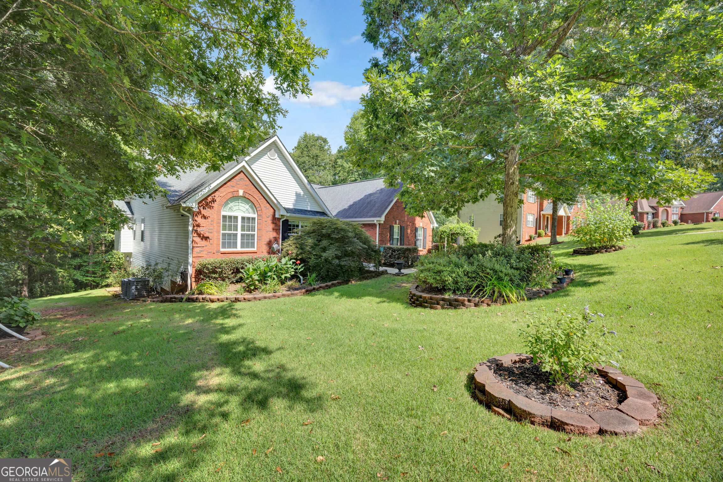 40 Woodcrest Avenue