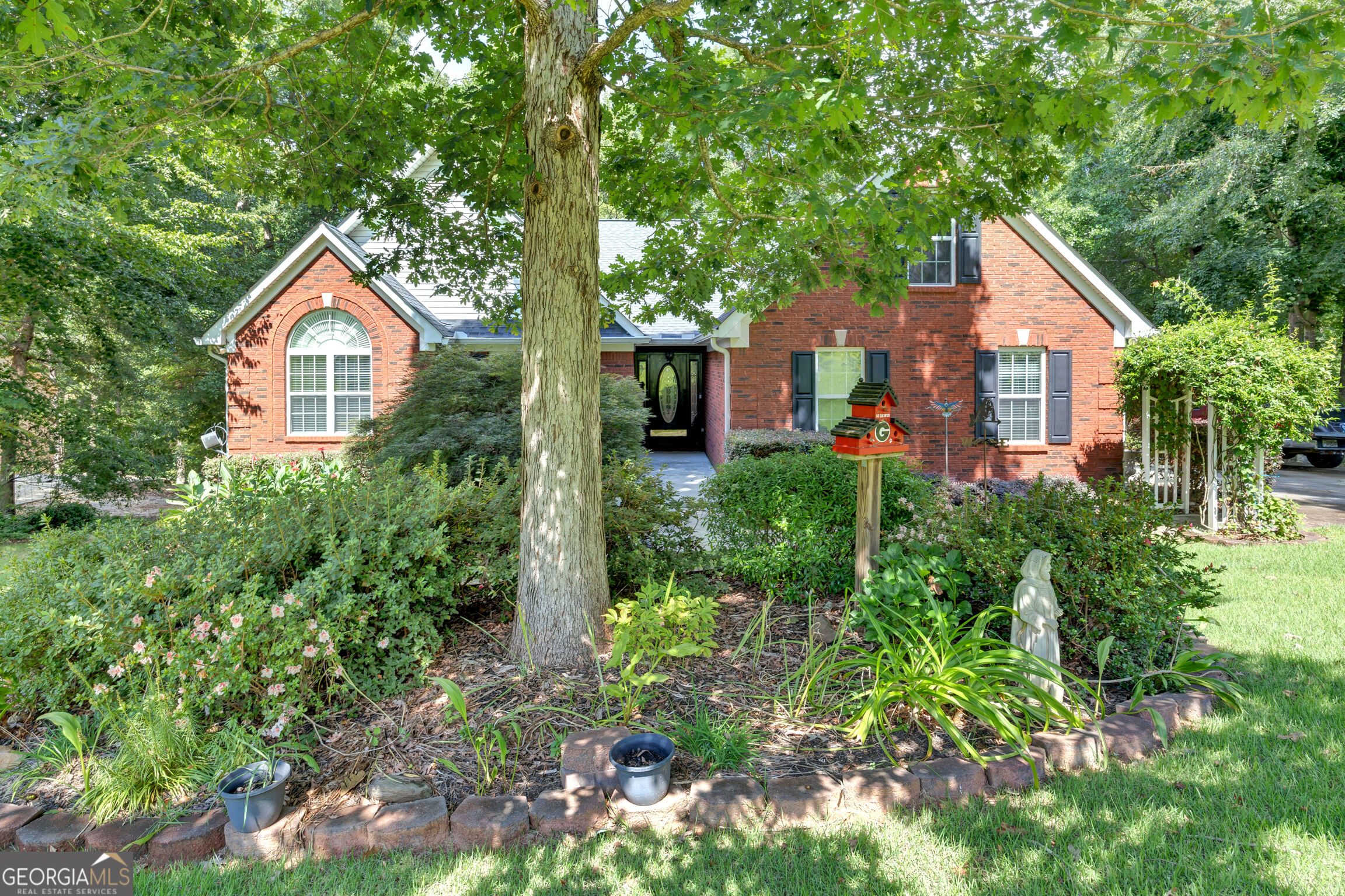 40 Woodcrest Avenue Property Photo 3