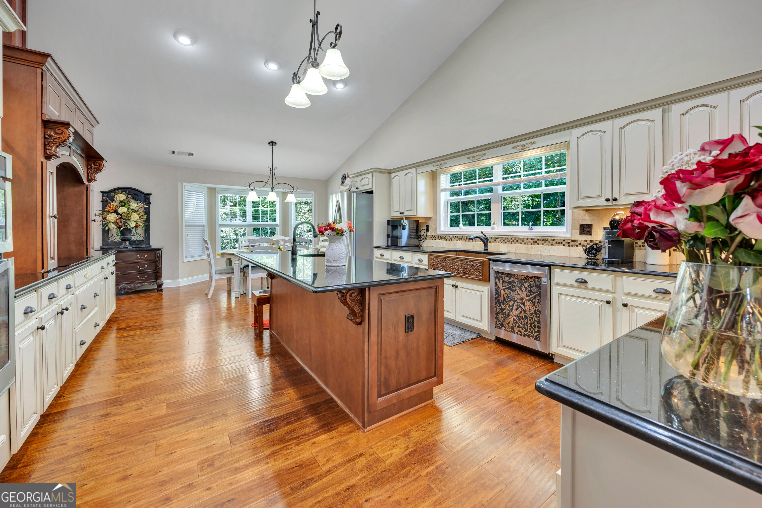 40 Woodcrest Avenue Property Photo 9
