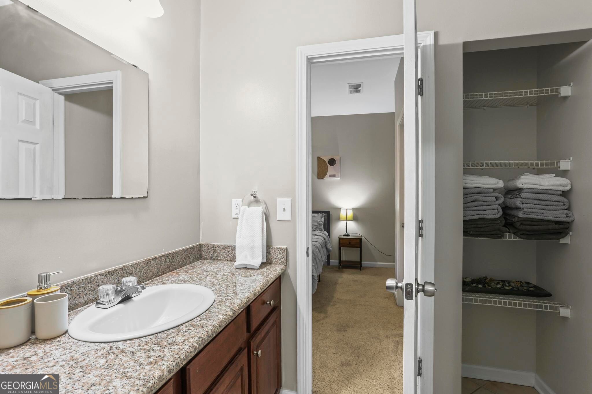 687 Windsor Street Sw Property Photo 20