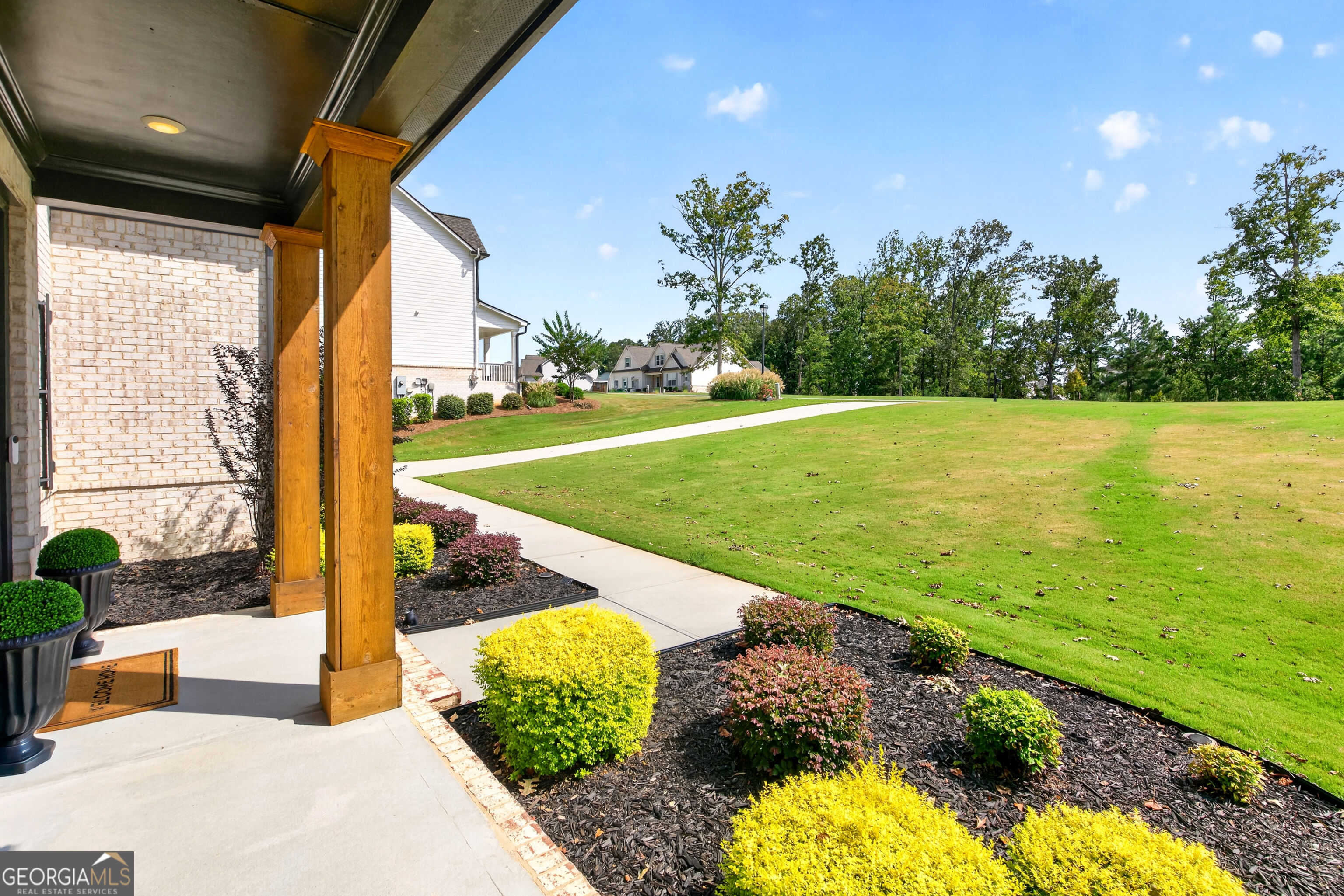 1041 Montrose Way Property Photo 6