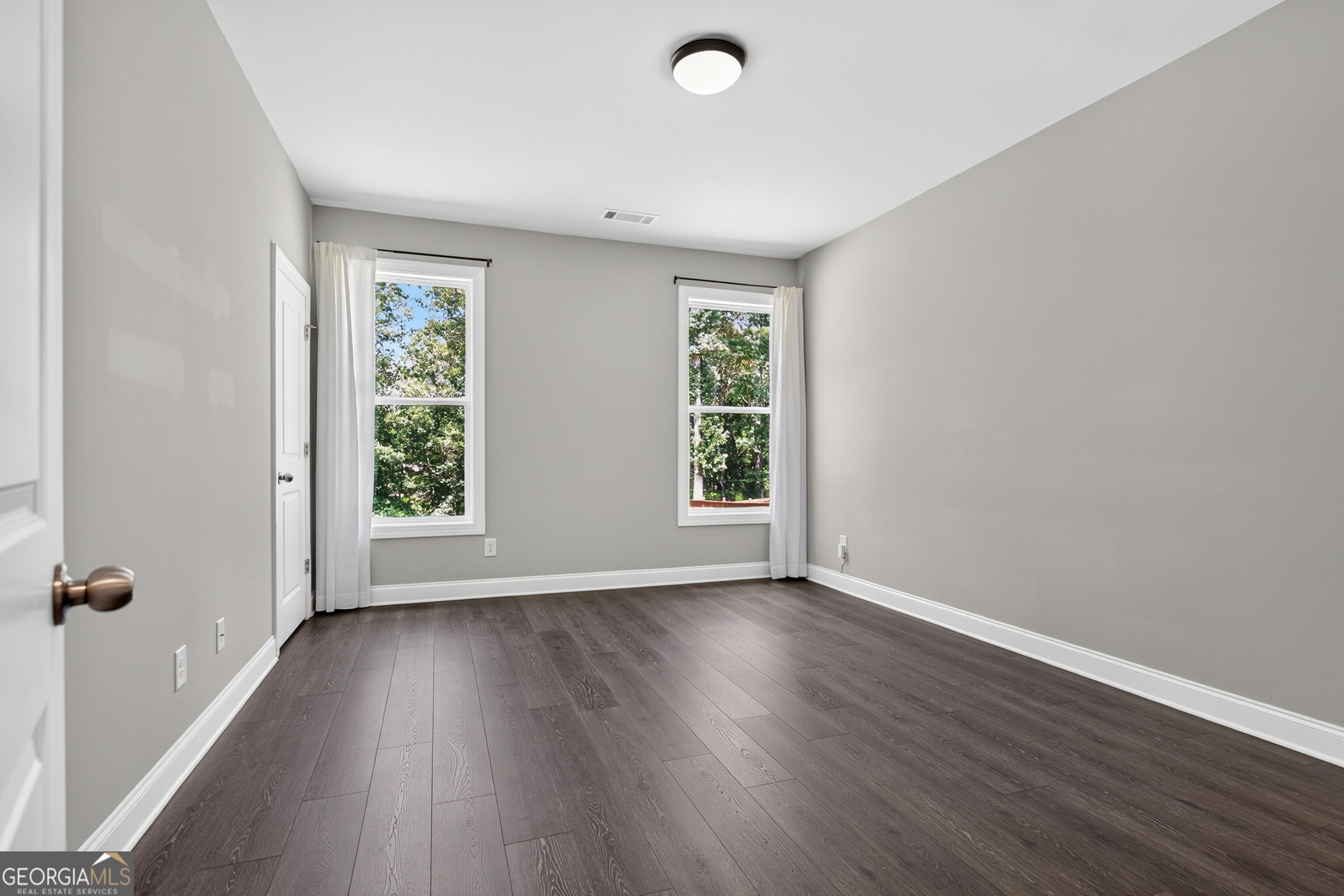 1041 Montrose Way Property Photo 27