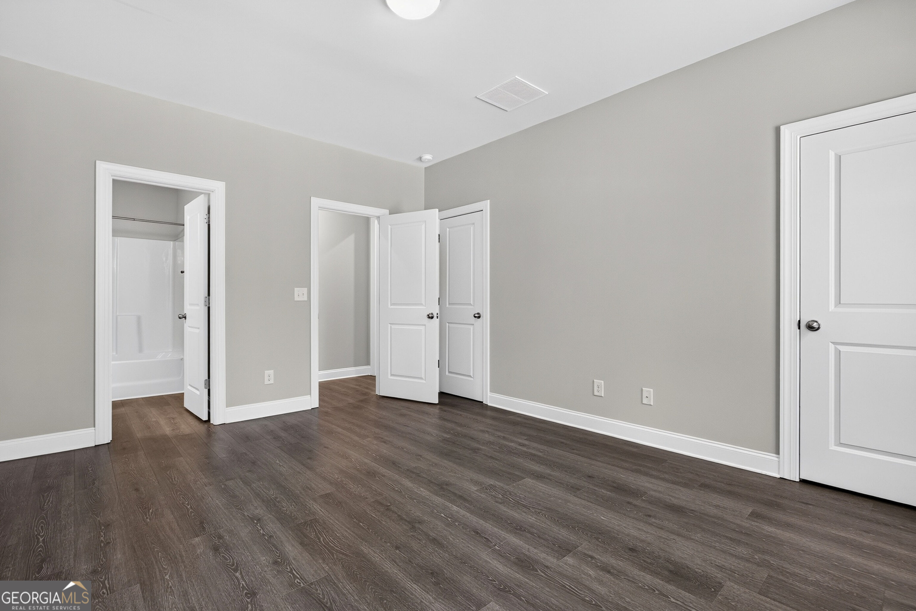 1041 Montrose Way Property Photo 28