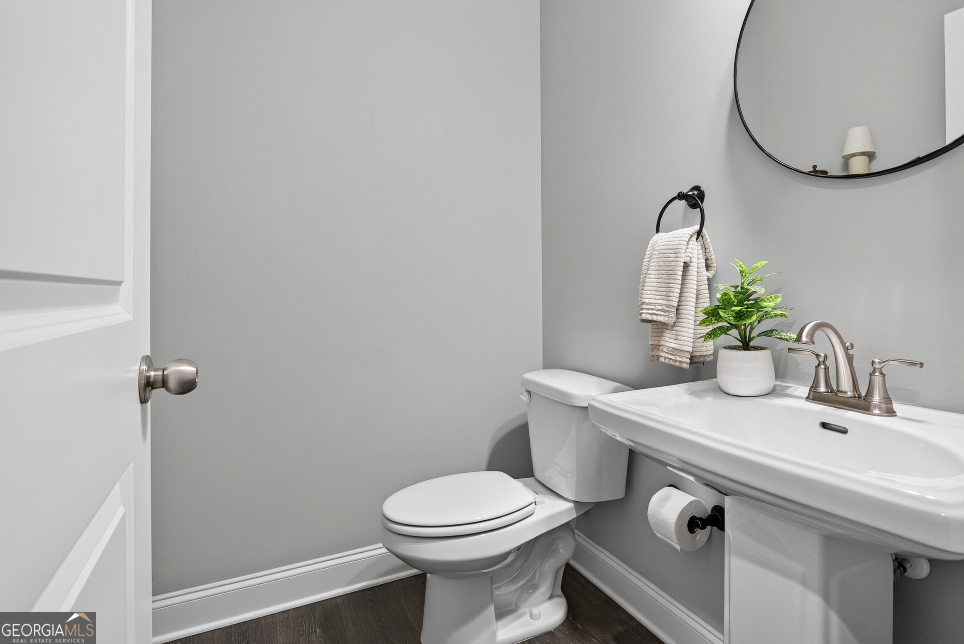 1041 Montrose Way Property Photo 30