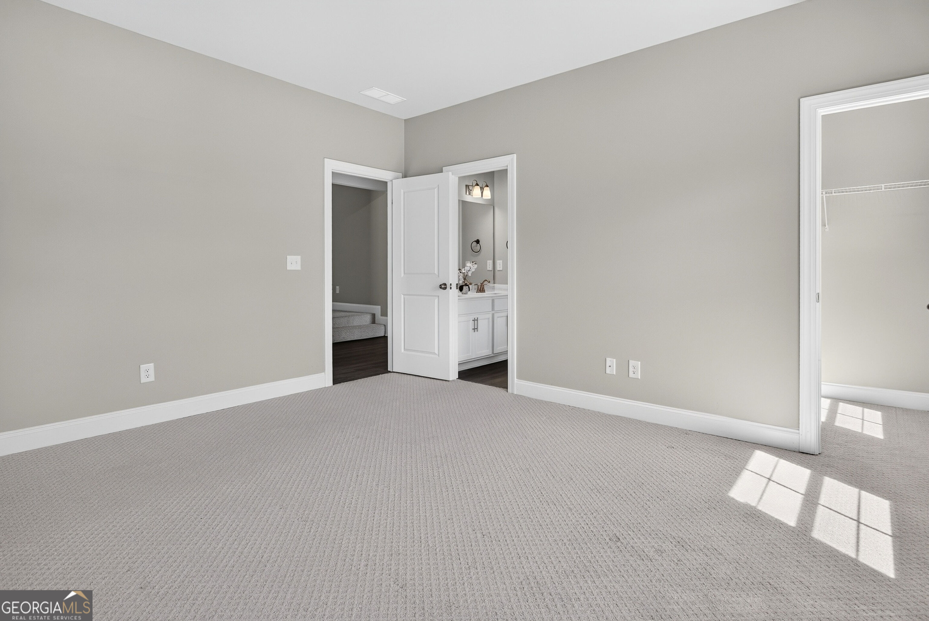 1041 Montrose Way Property Photo 34