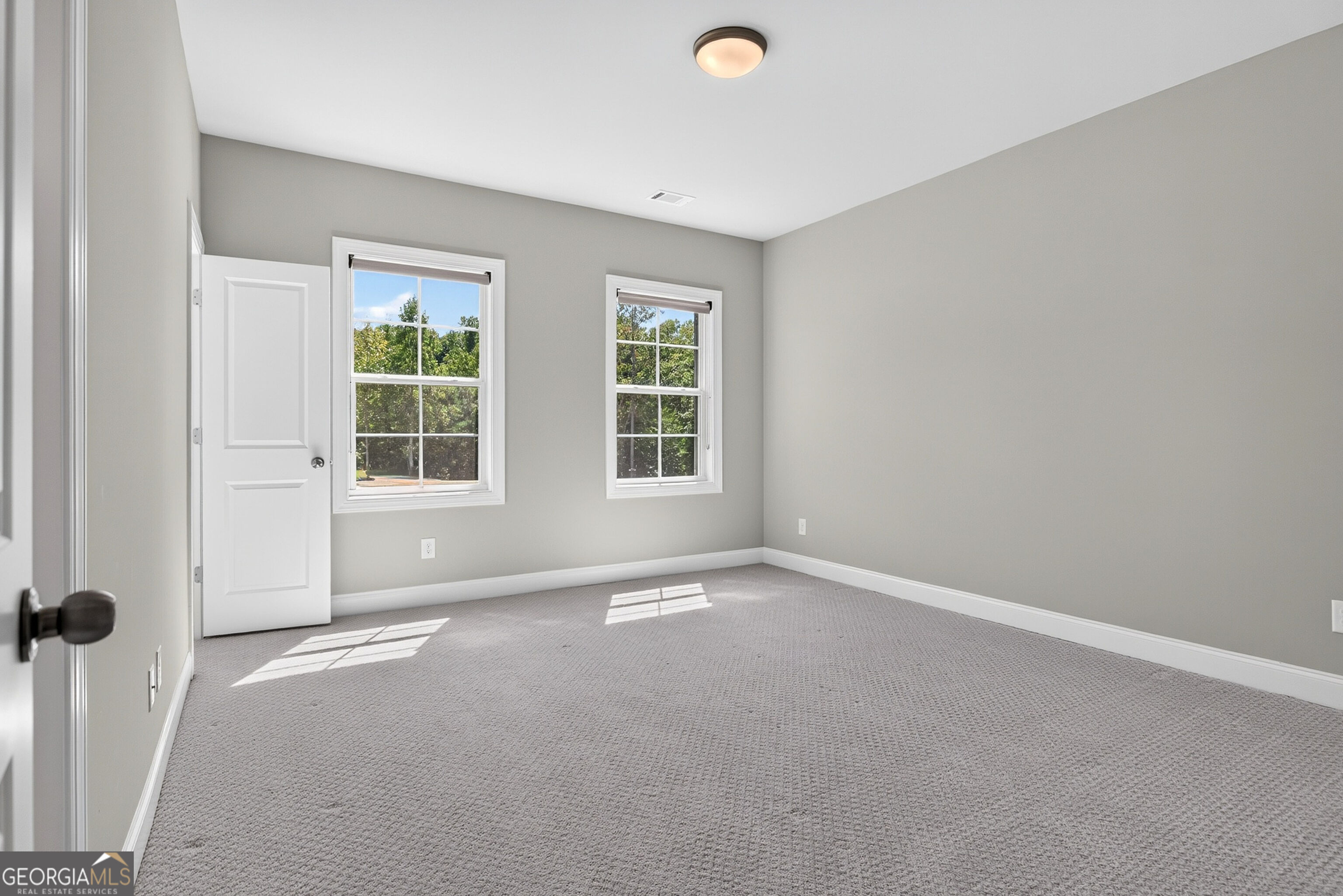 1041 Montrose Way Property Photo 35