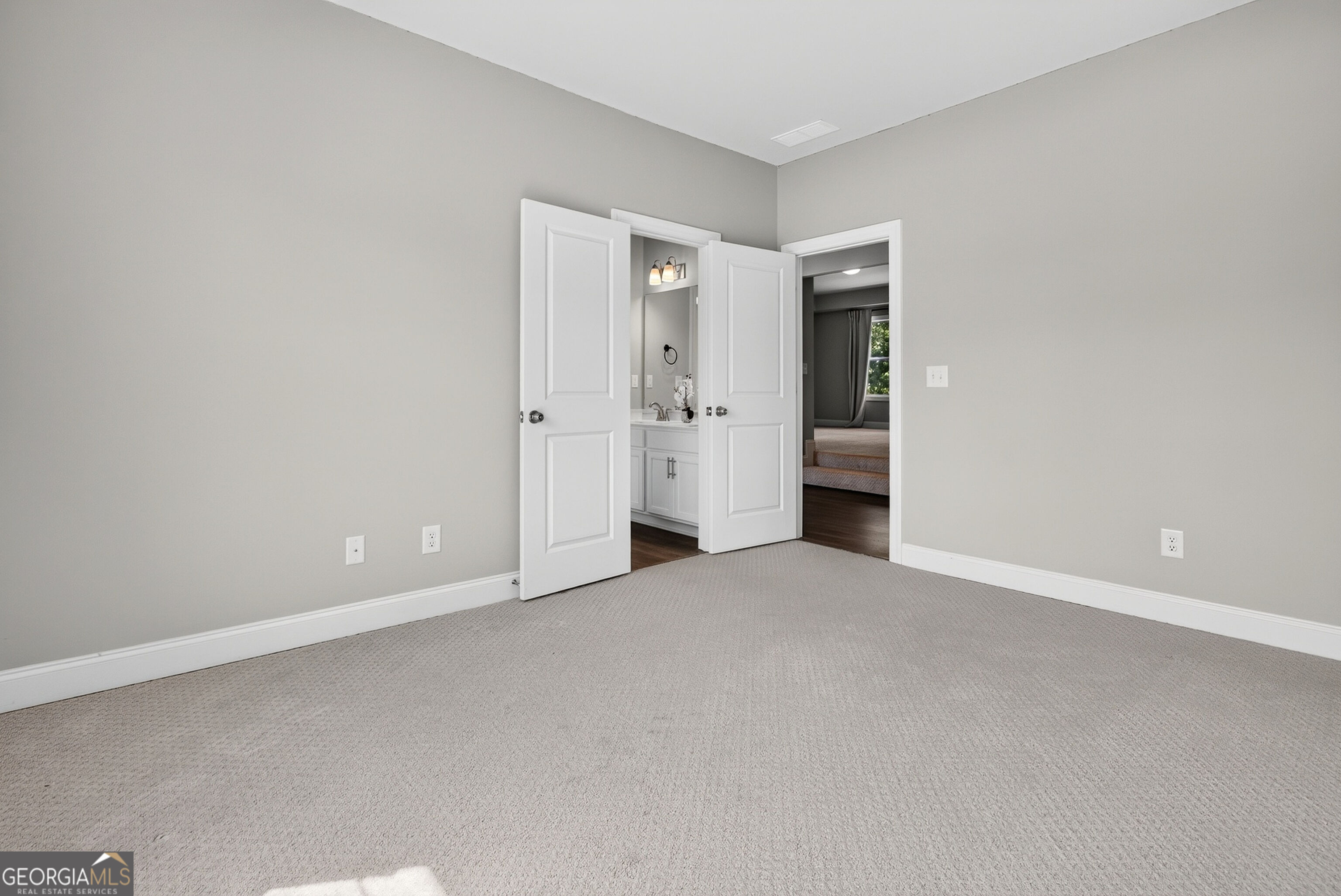 1041 Montrose Way Property Photo 36