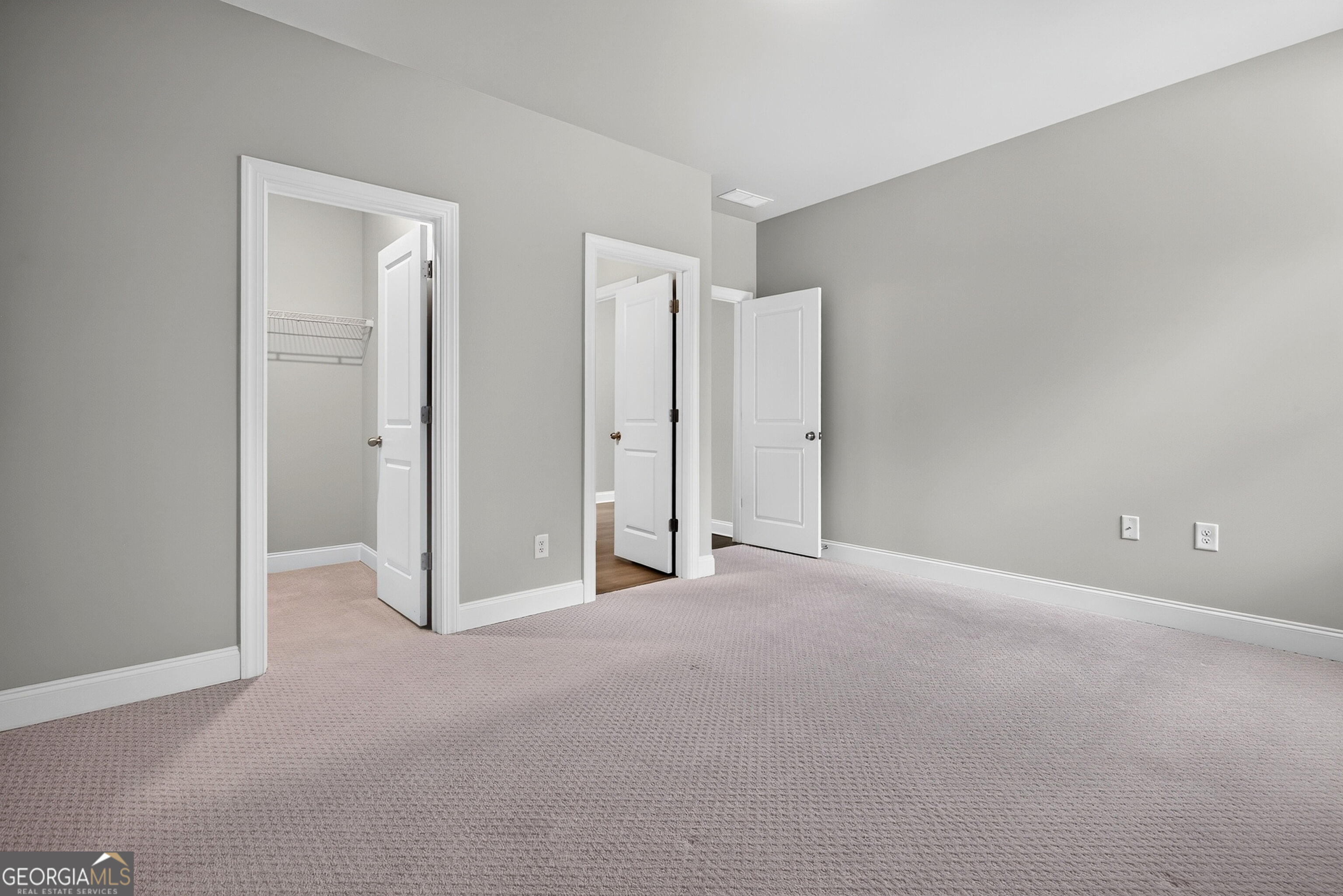 1041 Montrose Way Property Photo 39
