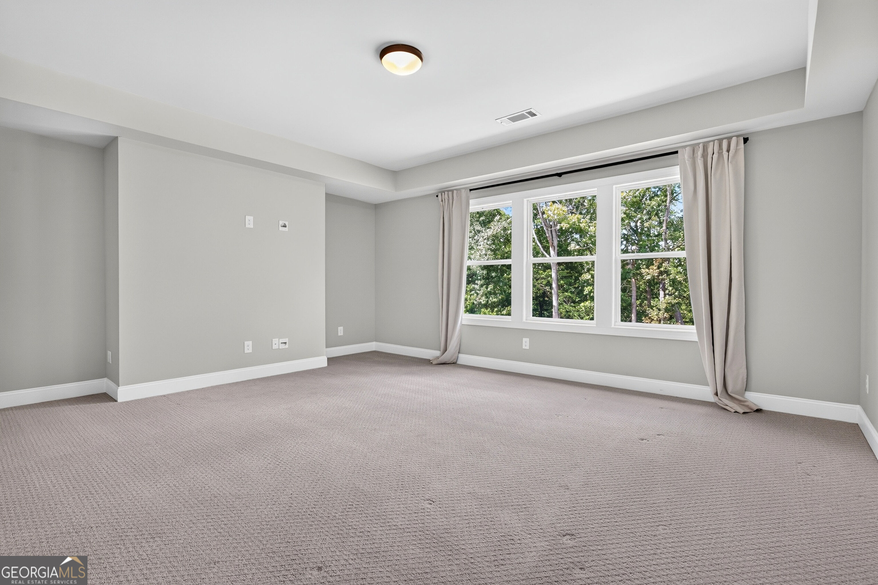 1041 Montrose Way Property Photo 41
