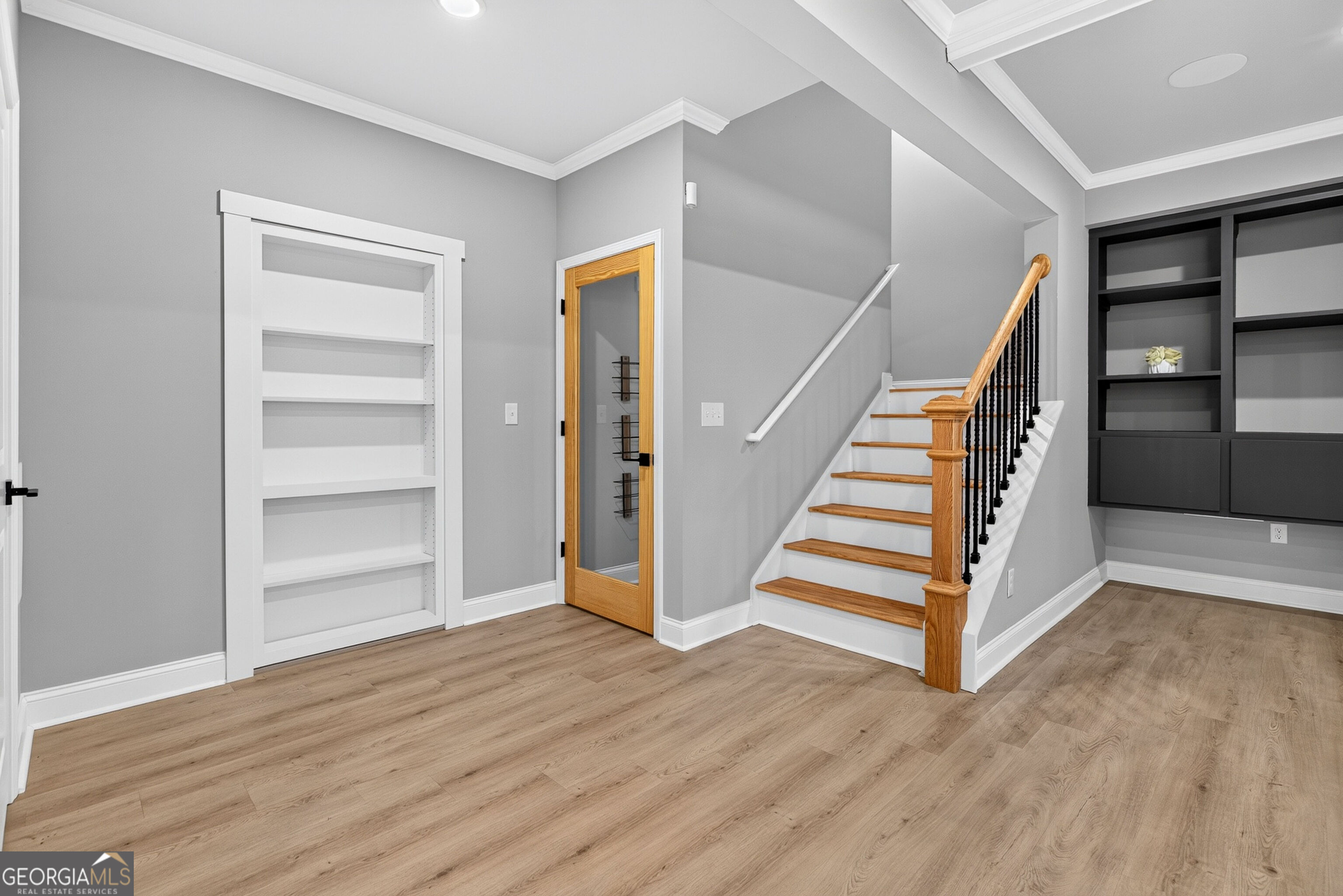 1041 Montrose Way Property Photo 55