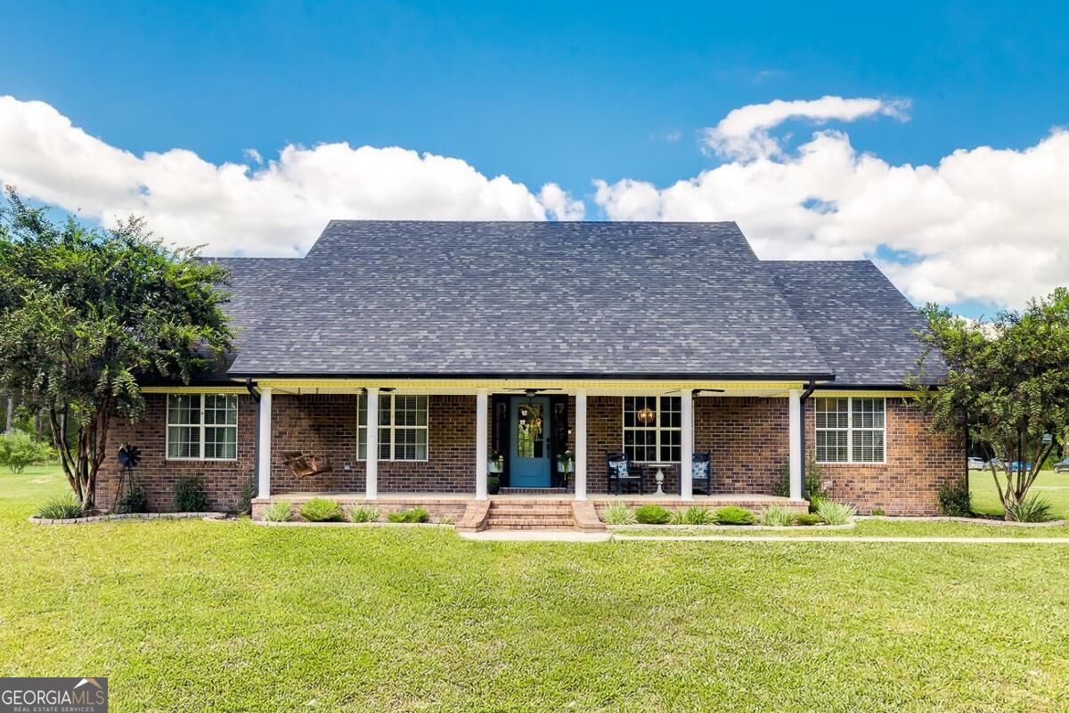 301 English Acres Drive Property Photo 1