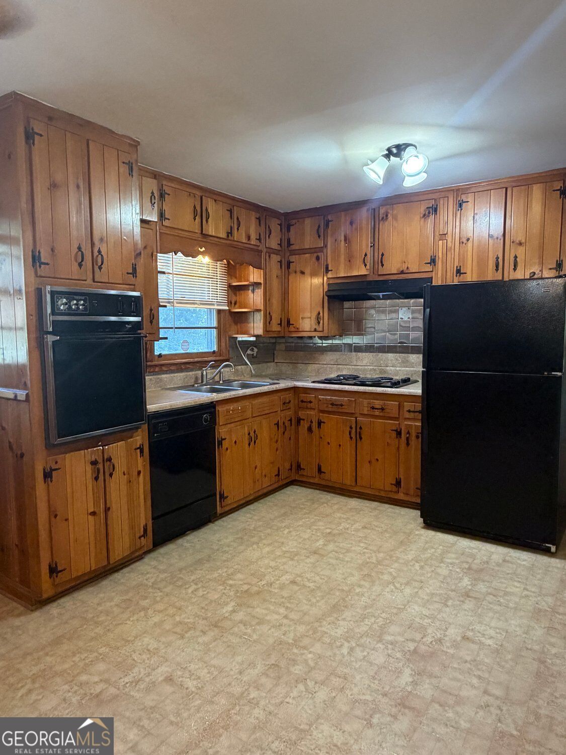 4455 Hillpine Road Property Photo 8