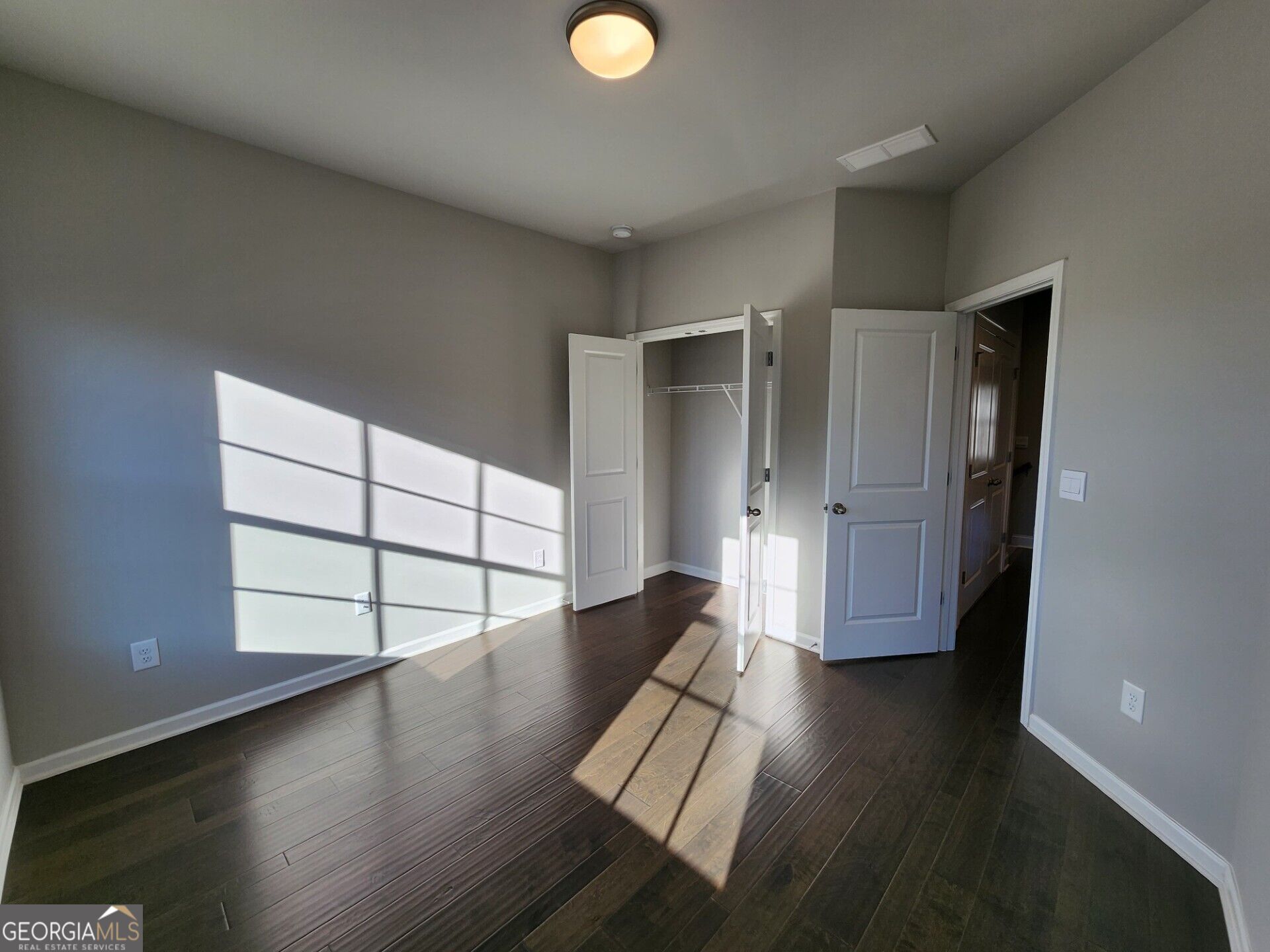 1520 Slopeside Loop Property Photo 9